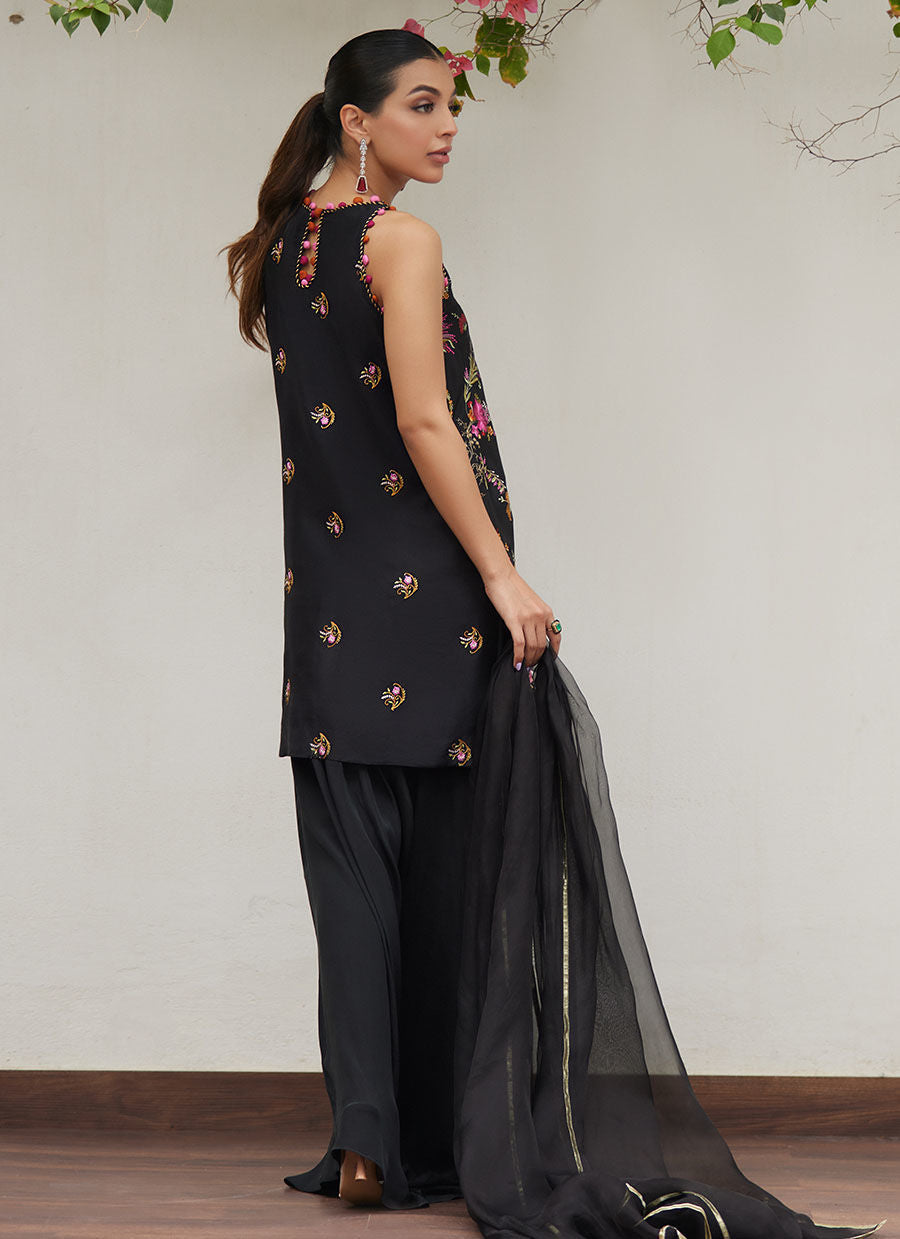 SIYA BLACK EMBROIDERED SHIRT AND DUPATTA | PRET | FARAH TALIB AZIZ