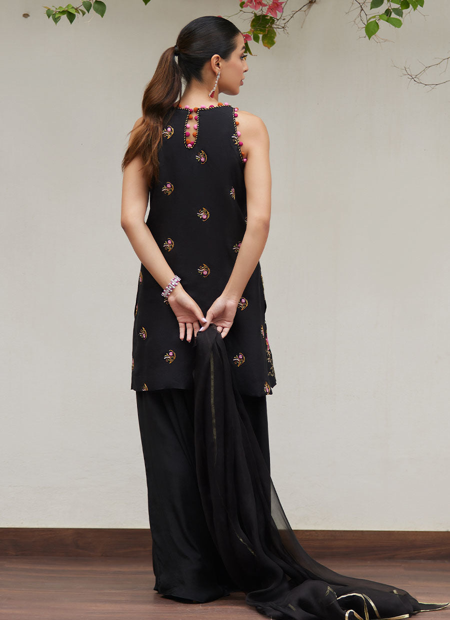 SIYA BLACK EMBROIDERED SHIRT AND DUPATTA | PRET | FARAH TALIB AZIZ