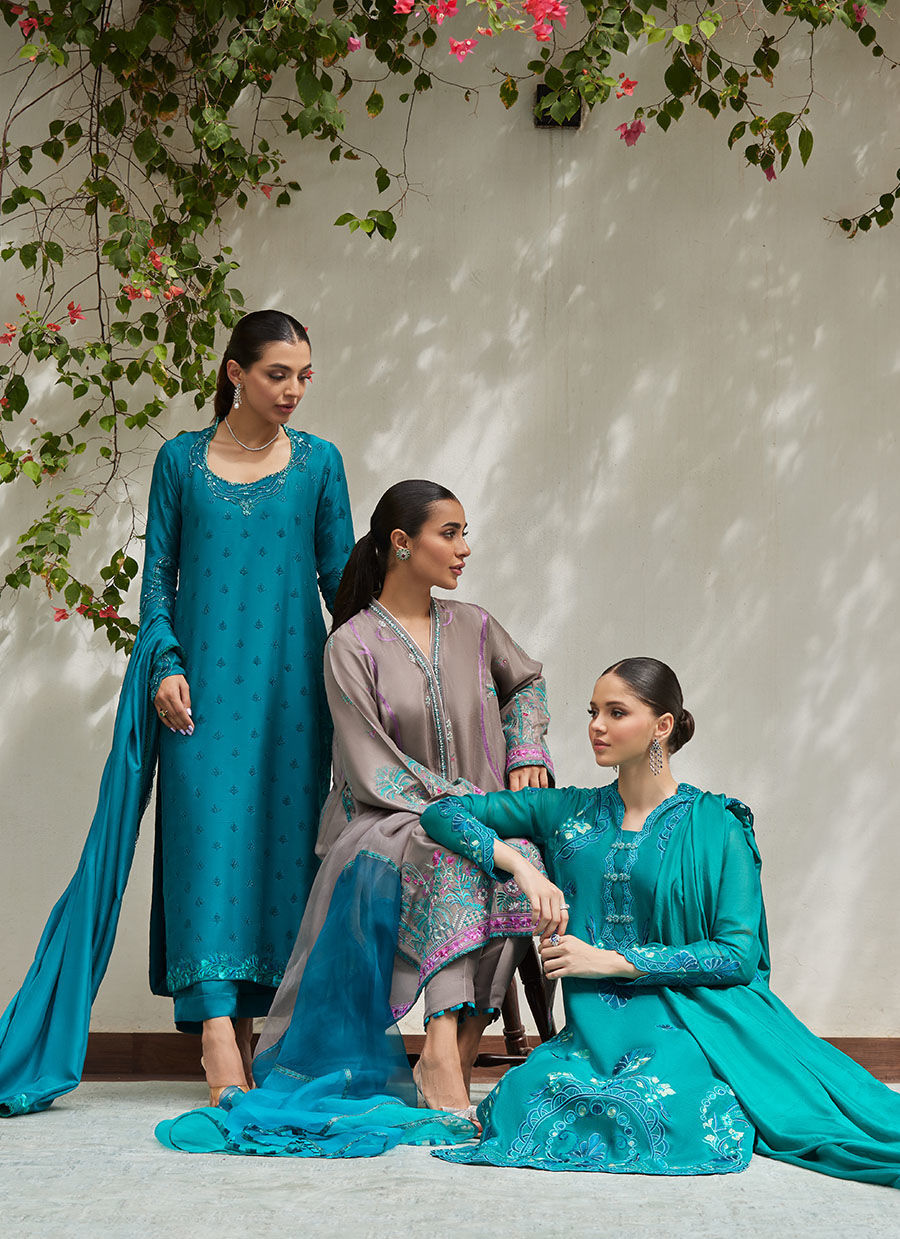 DEERI OMBRE BLUE EMBELLISHED KAFTAN CUT SHIRT | FARAH TALIB AZIZ