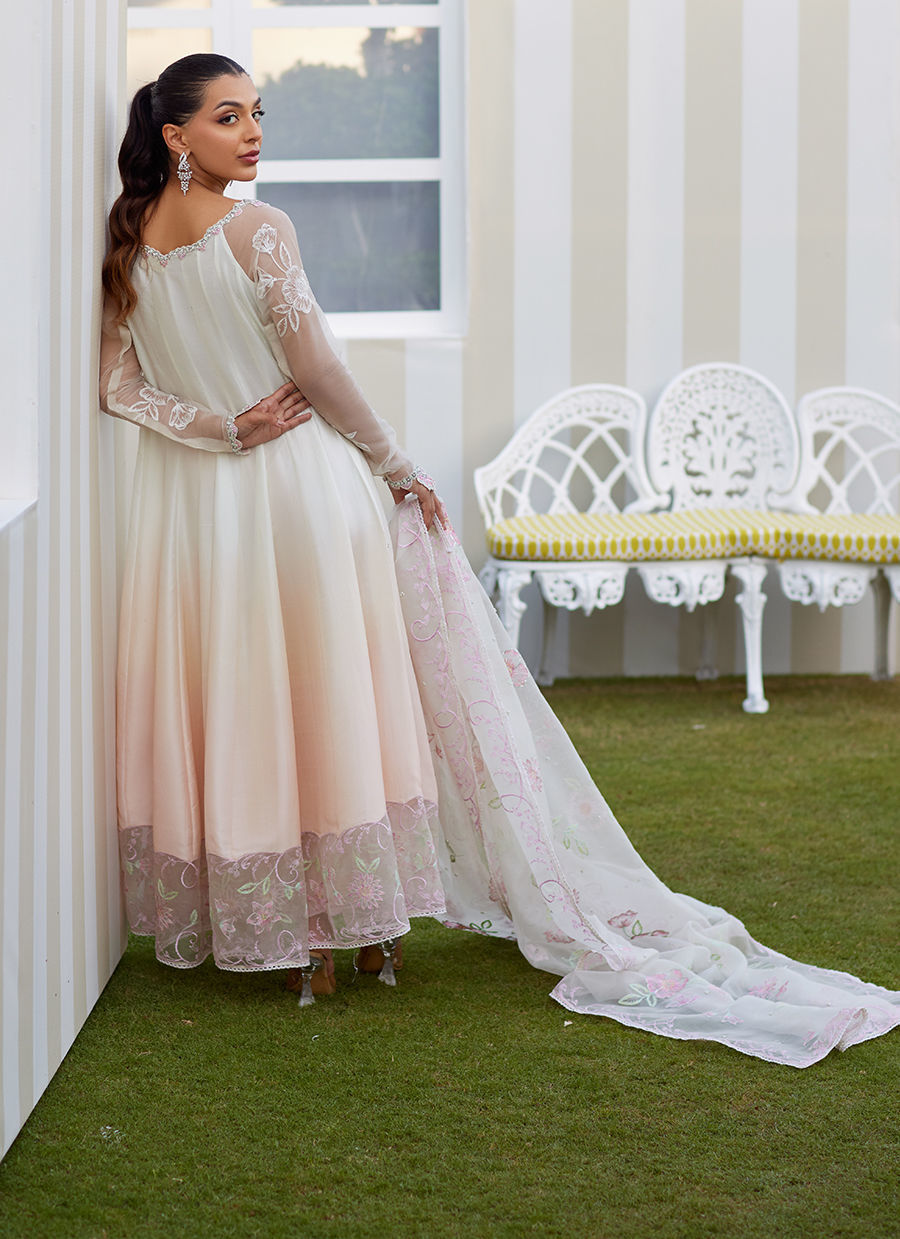AMARIS OMBRE KALIDAAR AND DUPATTA | Farah Talib Aziz 2025
