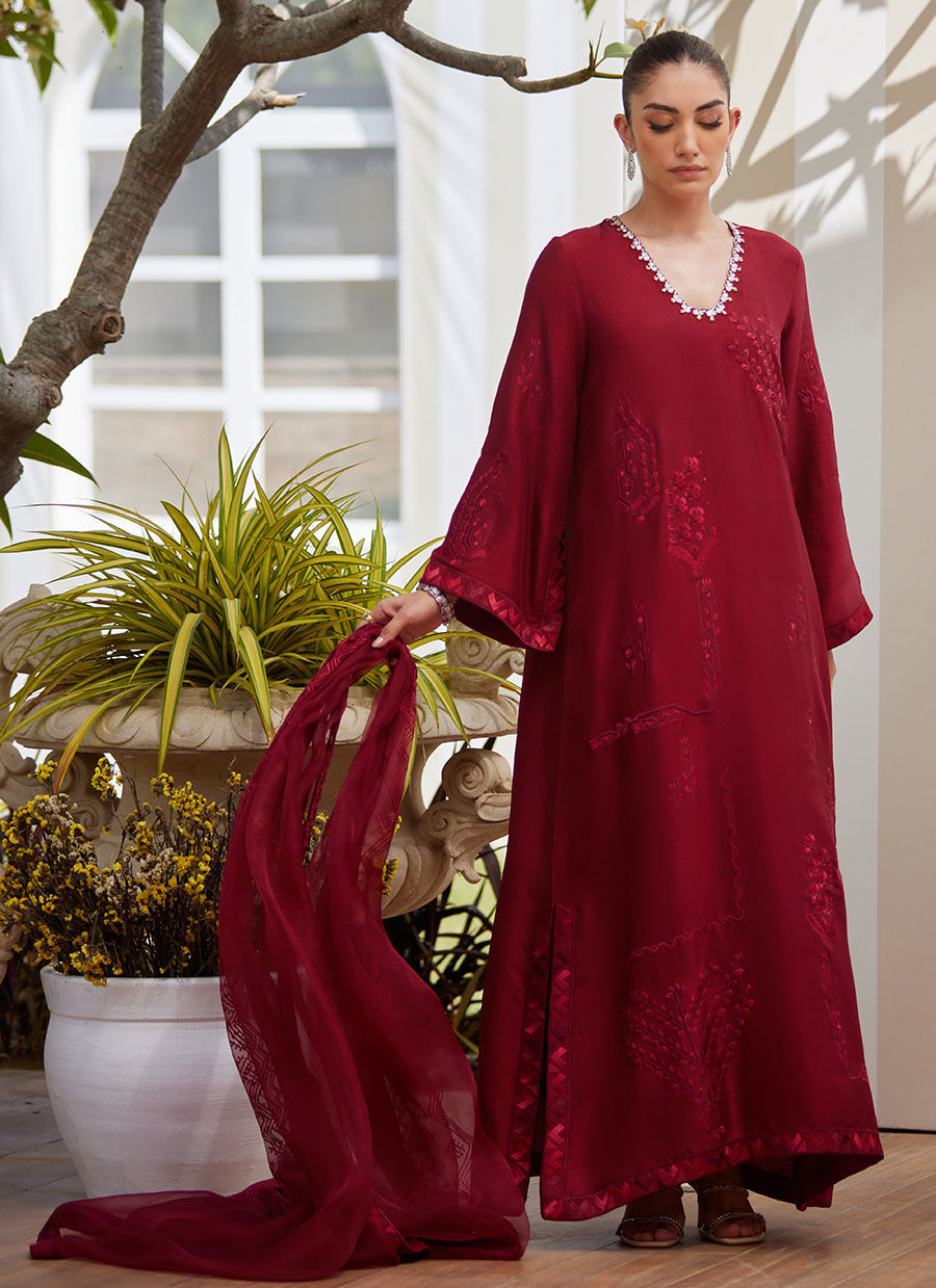 SORAYA SCARLETT SHIRT AND DUPATTA | Farah Talib Aziz 2025