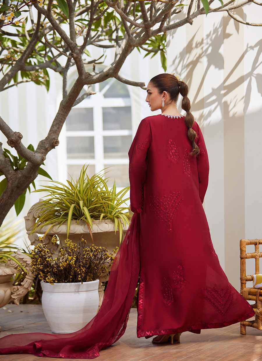 SORAYA SCARLETT SHIRT AND DUPATTA | Farah Talib Aziz 2025