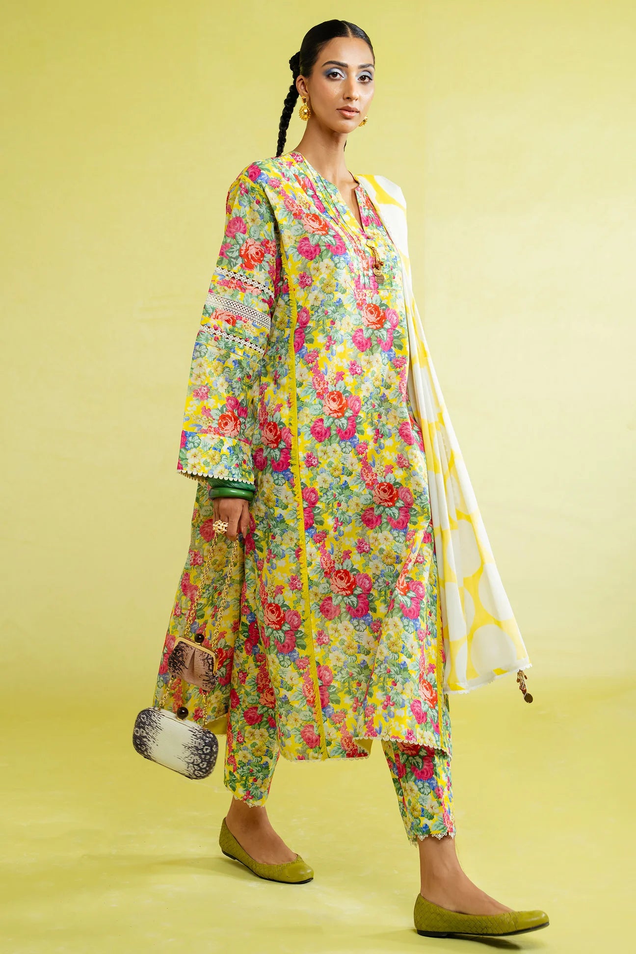 PETAL RIOT (ZRW-21283) | Zaha Festive’25