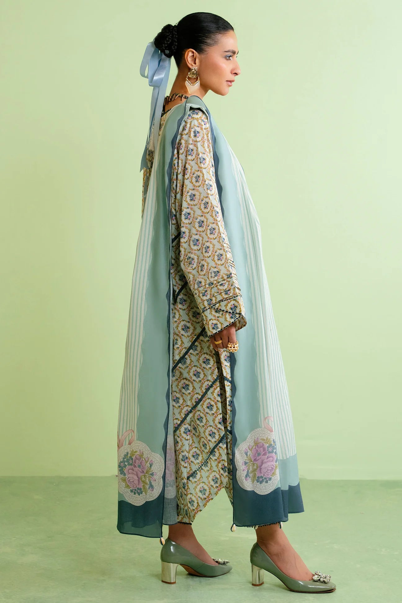 BLOOMIE (ZRW-21288) | Zaha Festive’25