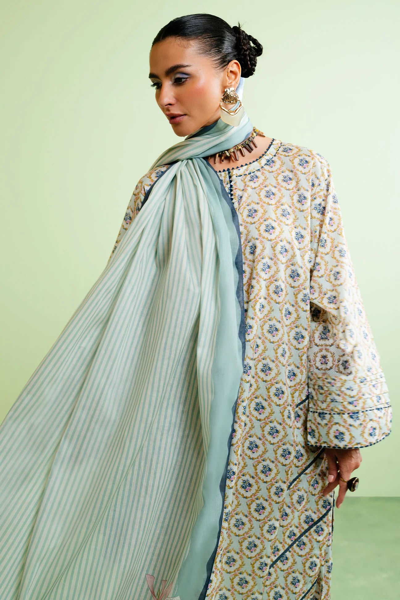 BLOOMIE (ZRW-21288) | Zaha Festive’25