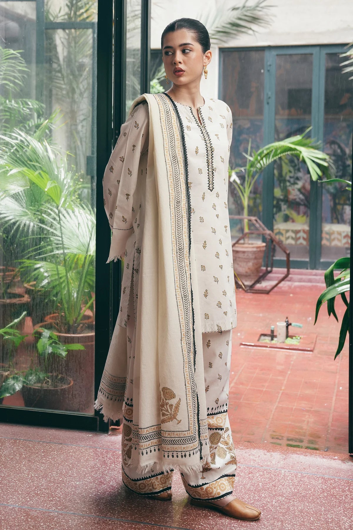 ZR25H0722 | Zara Shahjahan Handcrafted II
