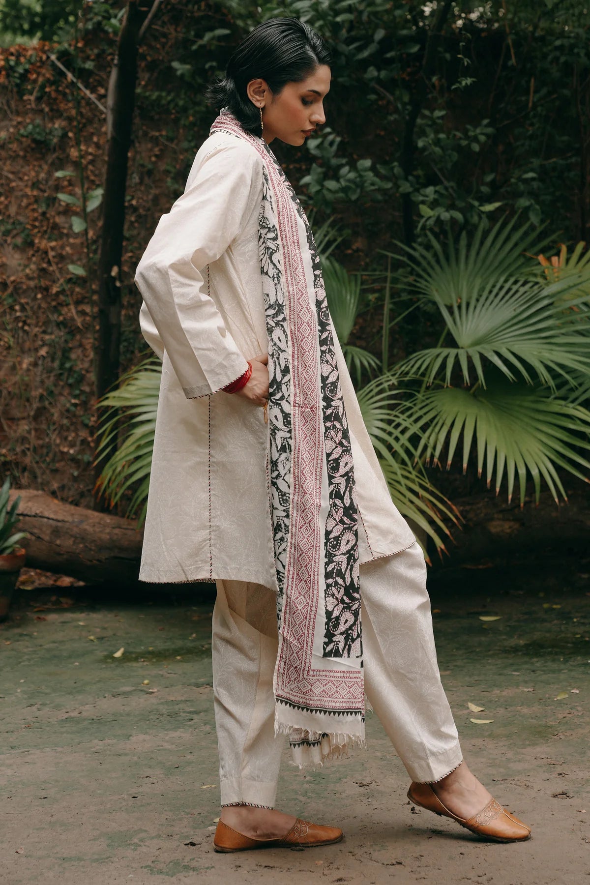 ZR25H0716 | Zara Shahjahan Handcrafted II