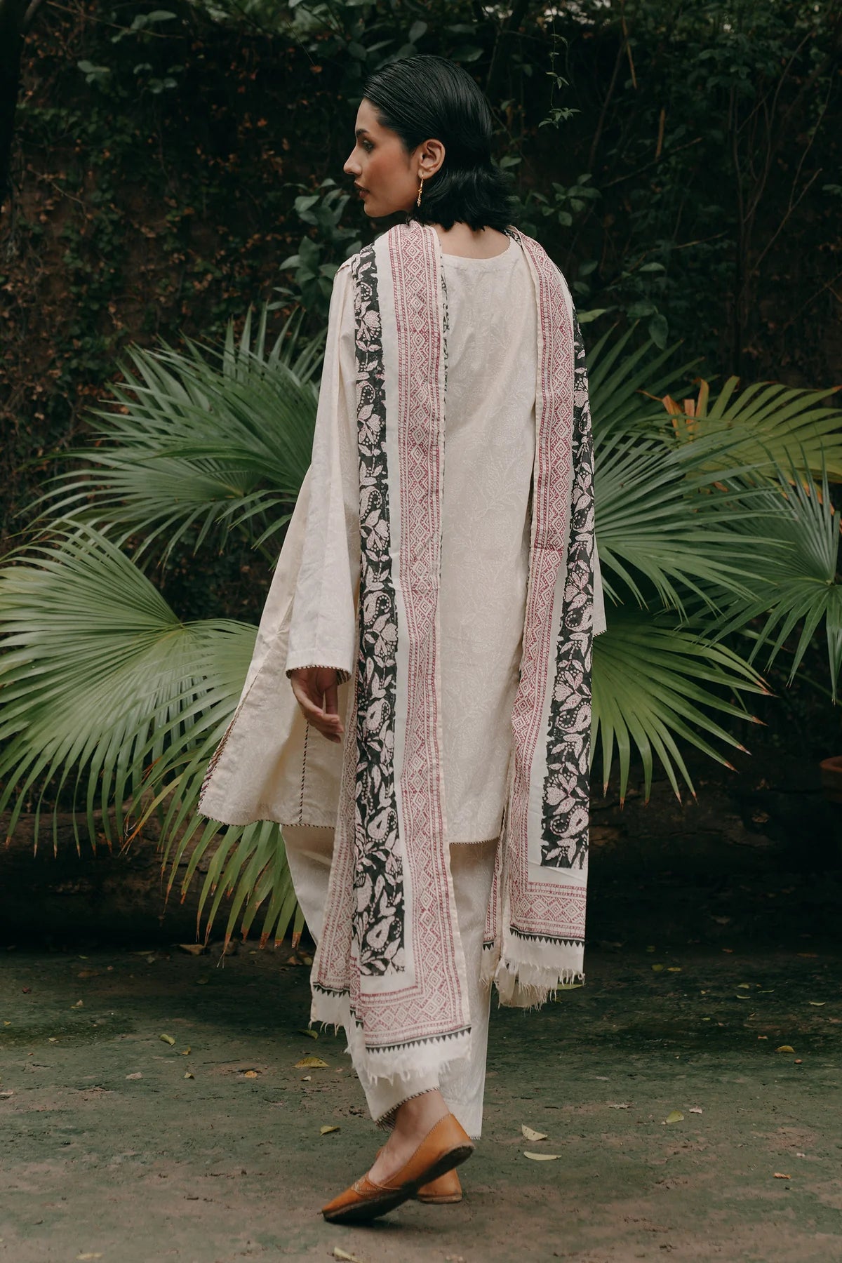 ZR25H0716 | Zara Shahjahan Handcrafted II