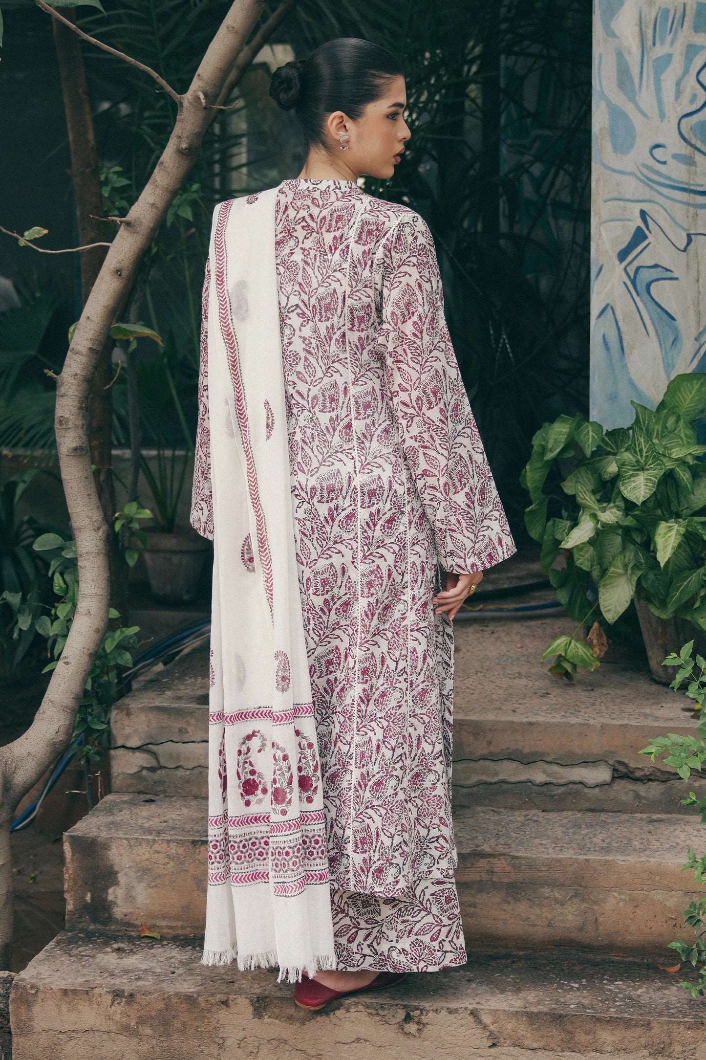 ZR25H0724 | Zara Shahjahan Handcrafted II