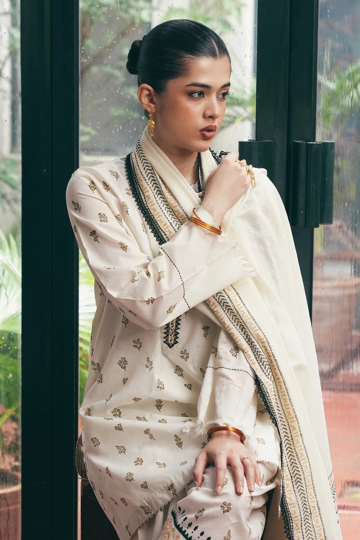 ZR25H0722 | Zara Shahjahan Handcrafted II