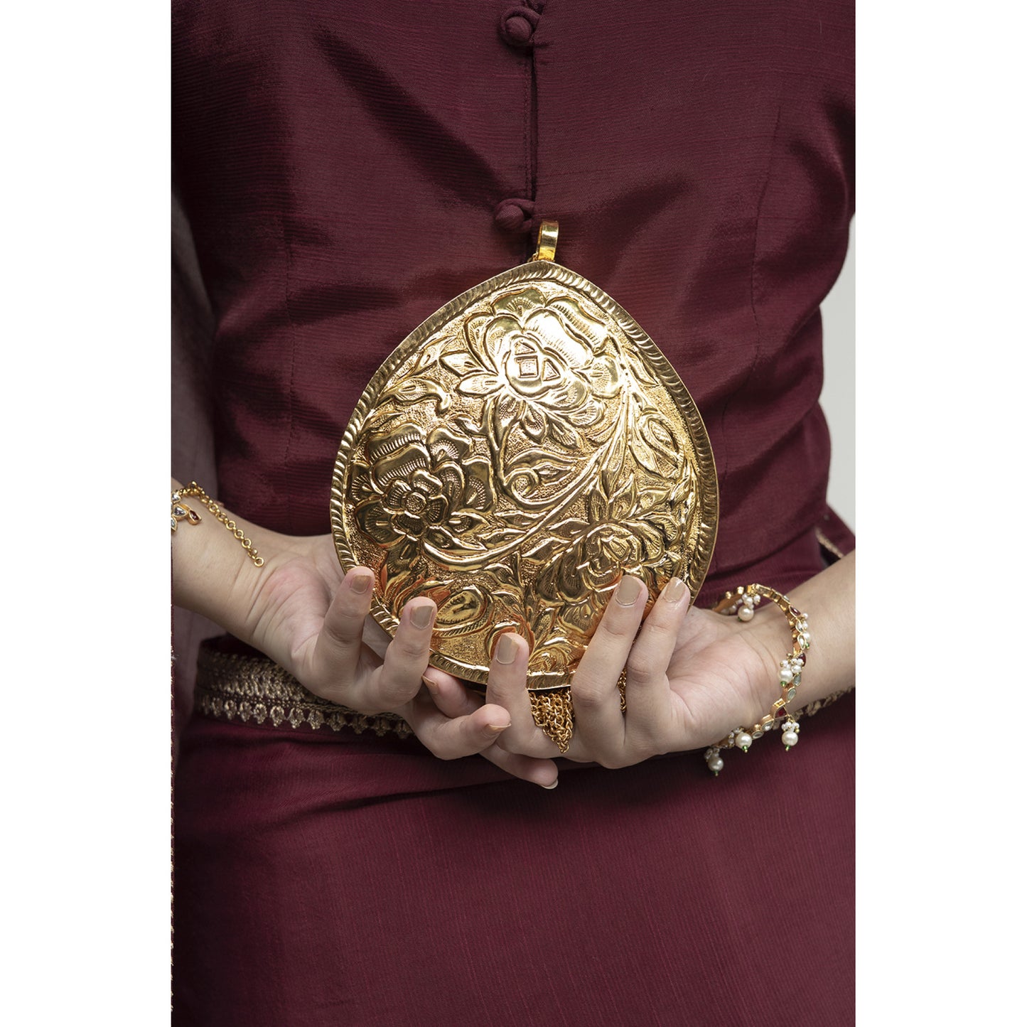 OVAL (CLUTCH) | DYOT | ACCESSORIES