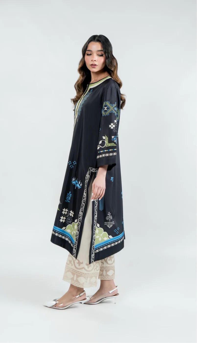 Dina (B) | BARAÉ KHANOM