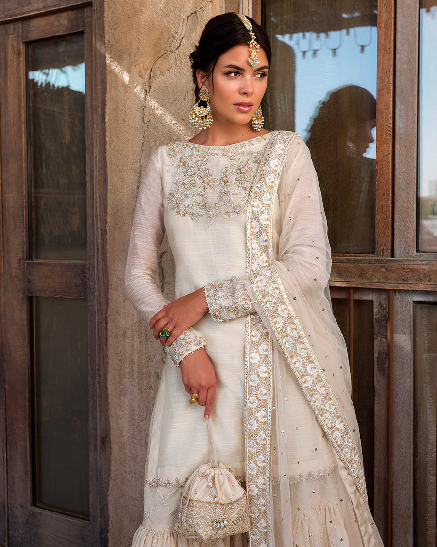 Raabi | Faiza Saqlain