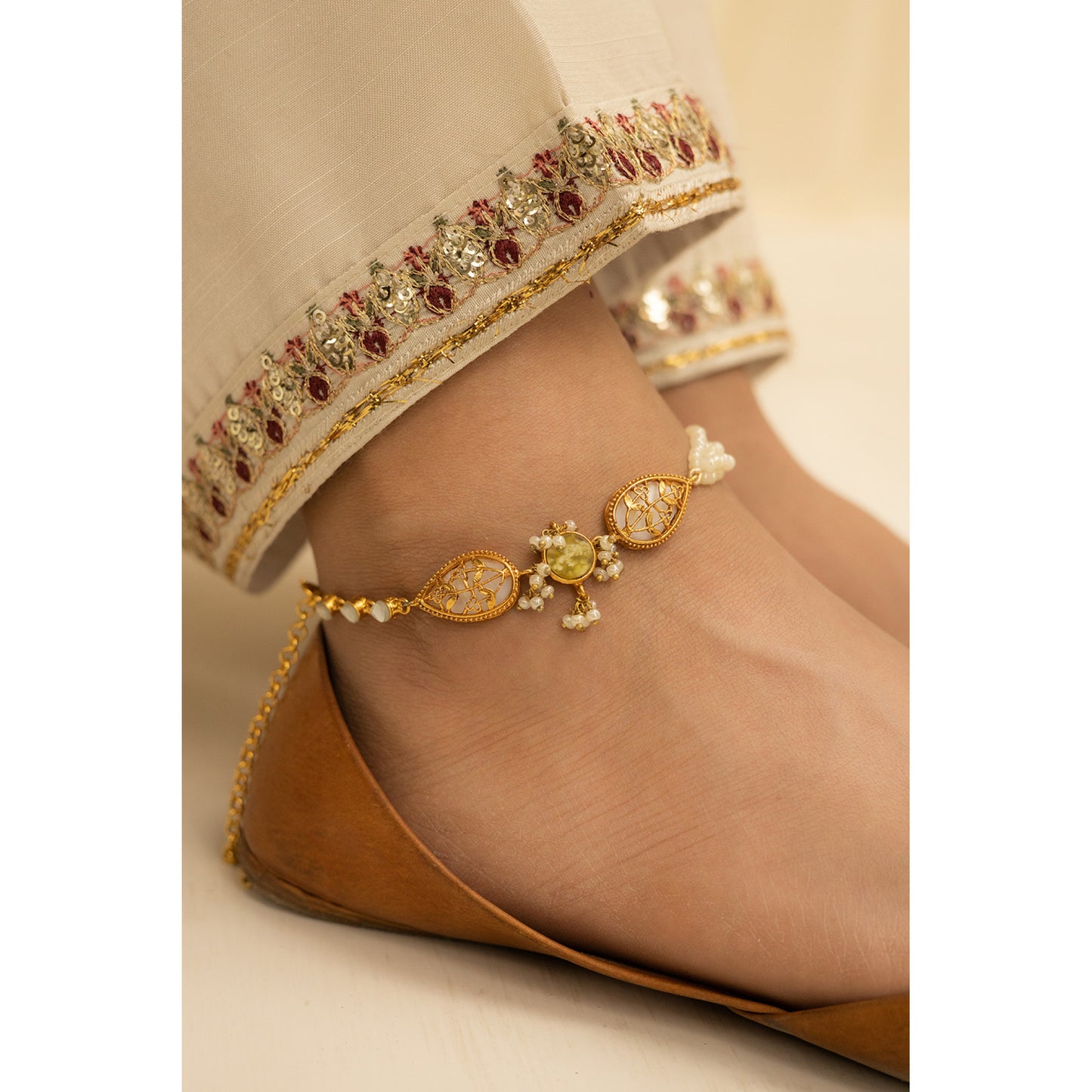 WHITE OUTFIT | DYOT | FESTIVE' 25