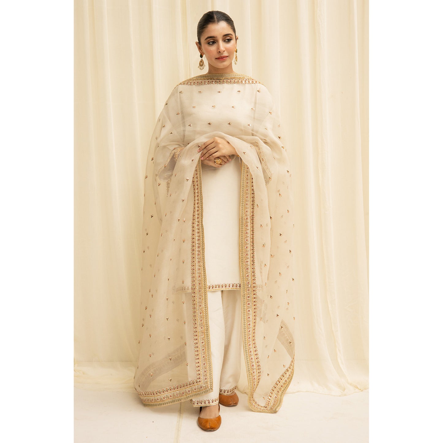 WHITE OUTFIT | DYOT | FESTIVE' 25