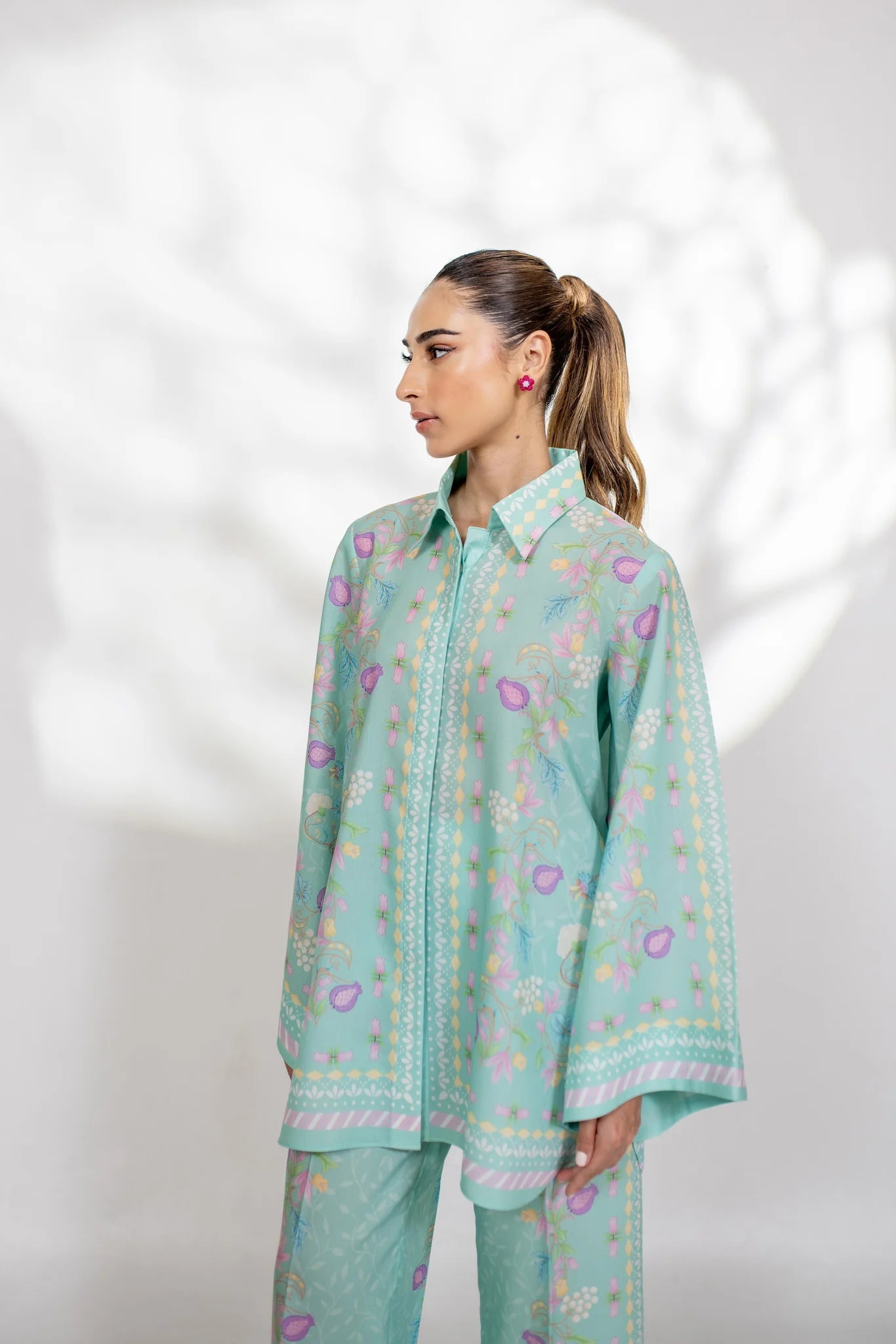 Pernia (A) | BARAÉ KHANOM