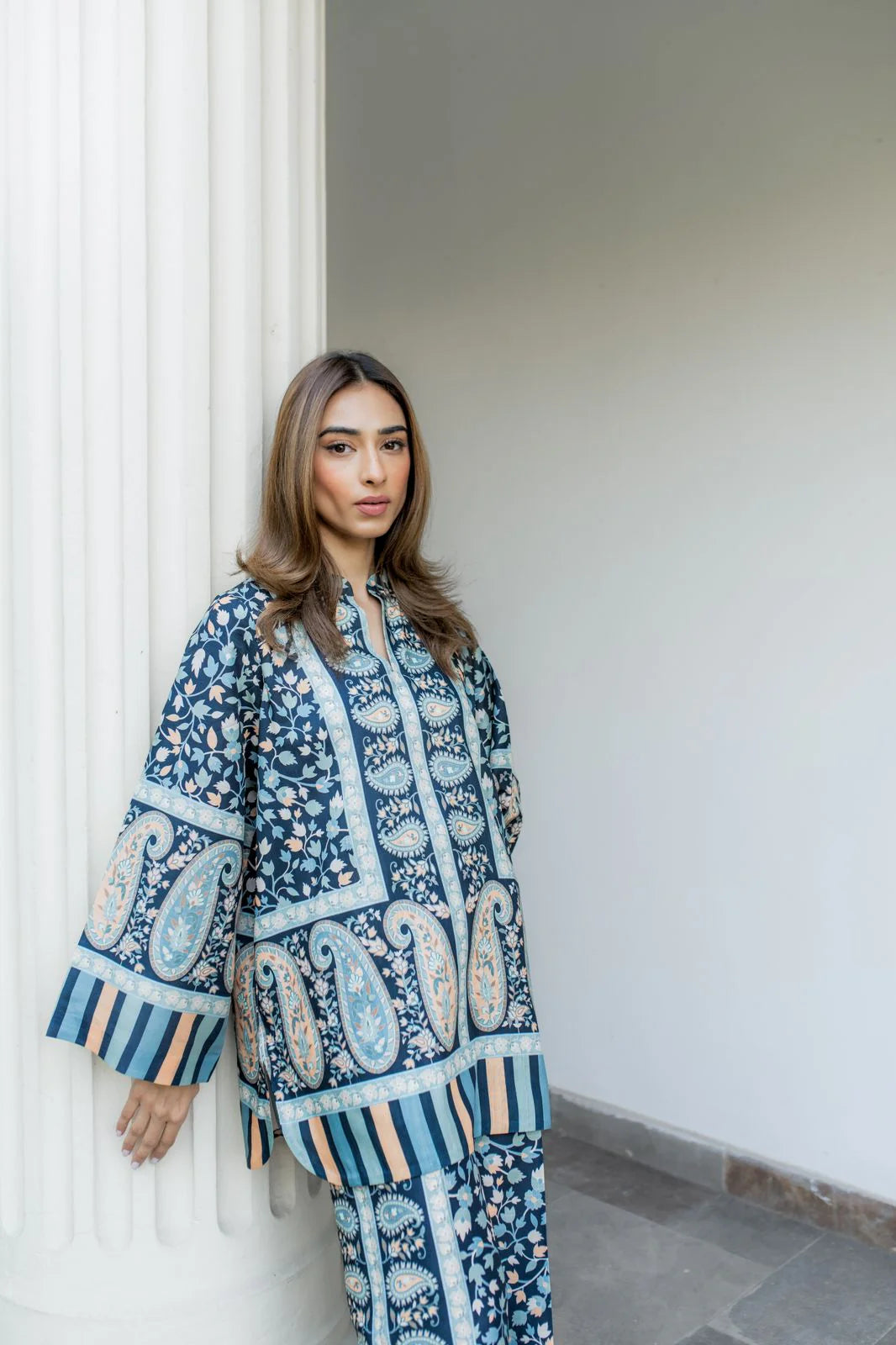 NORA (B) | BARAÉ KHANOM