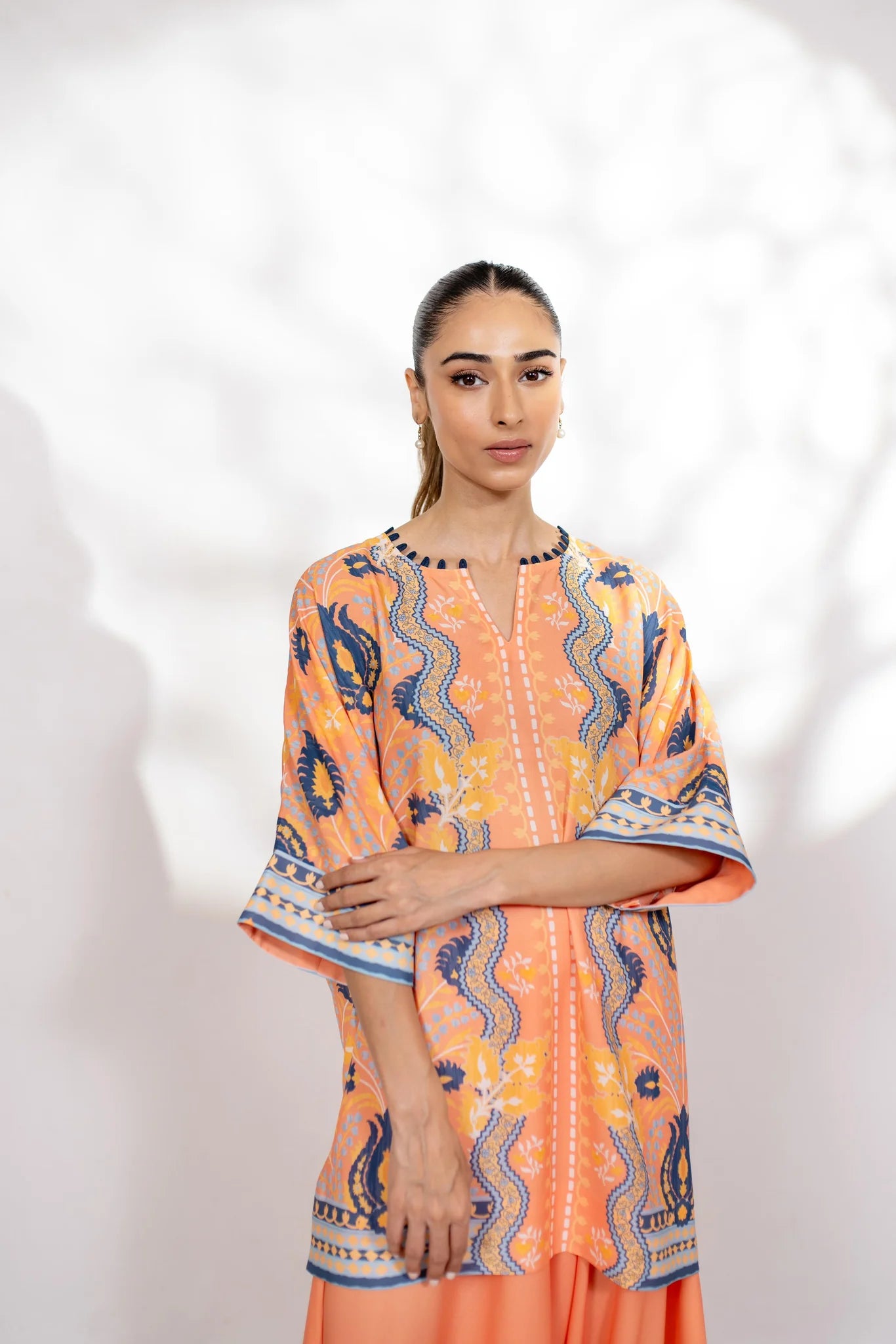 Olay | BARAÉ KHANOM