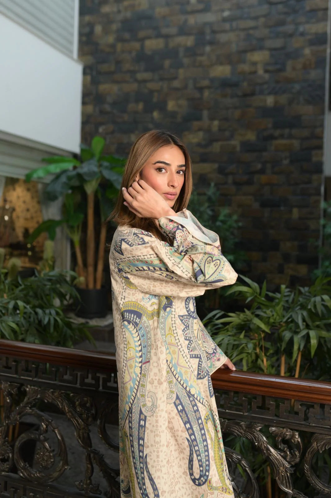 FREYA (B) | BARAÉ KHANOM