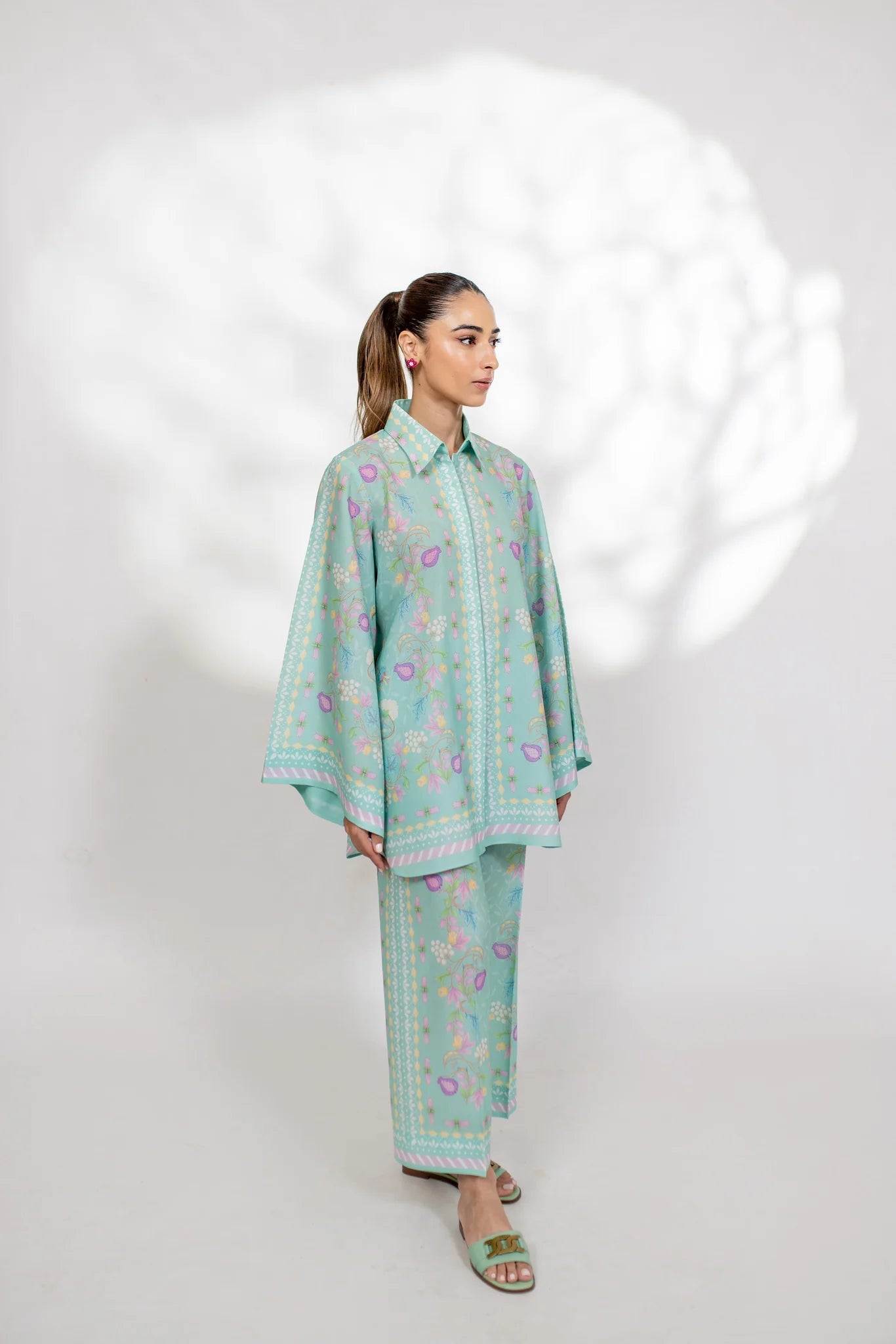 Pernia (A) | BARAÉ KHANOM
