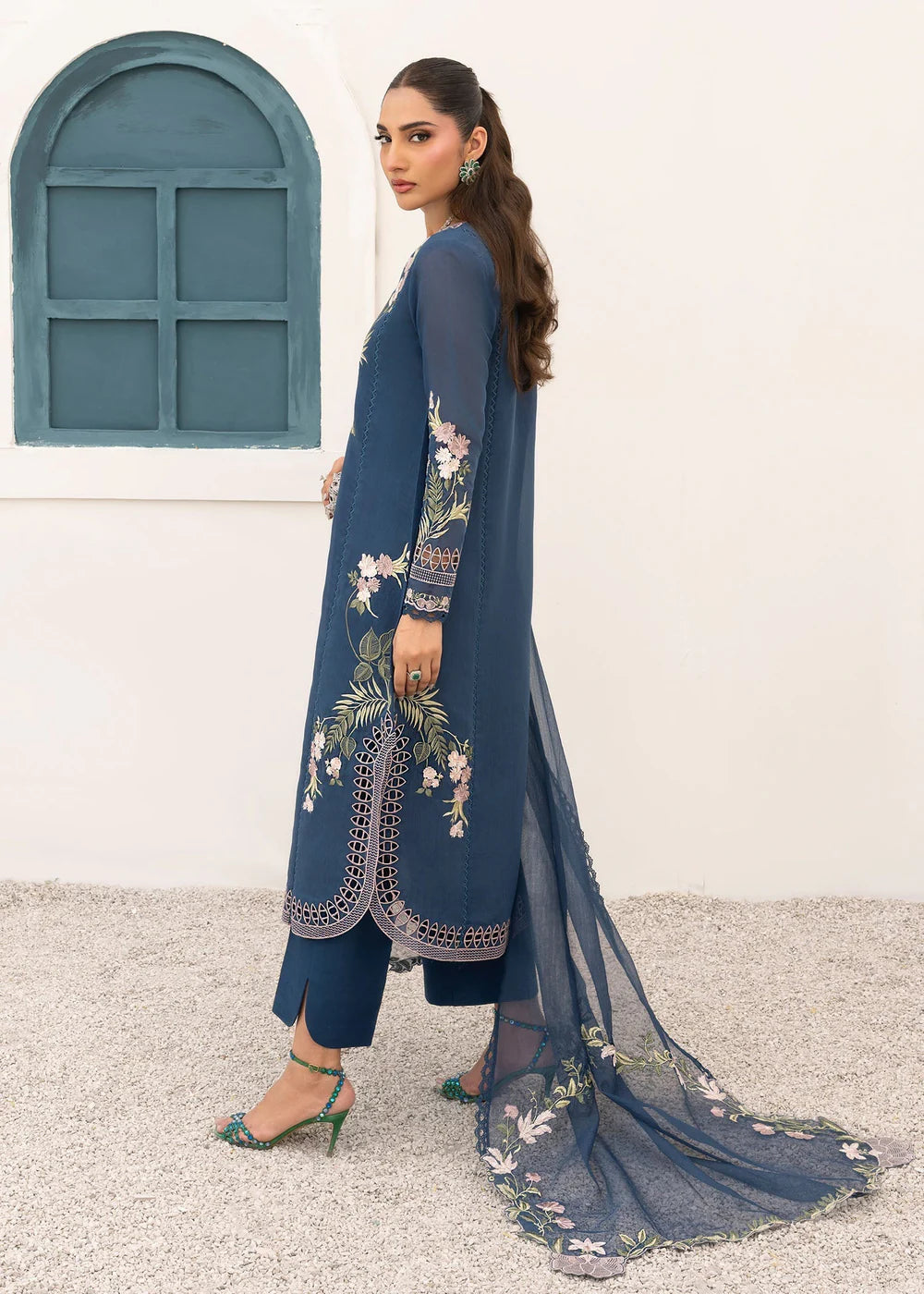 Midnight | Saira Shakira Rosea Casual Pret'25