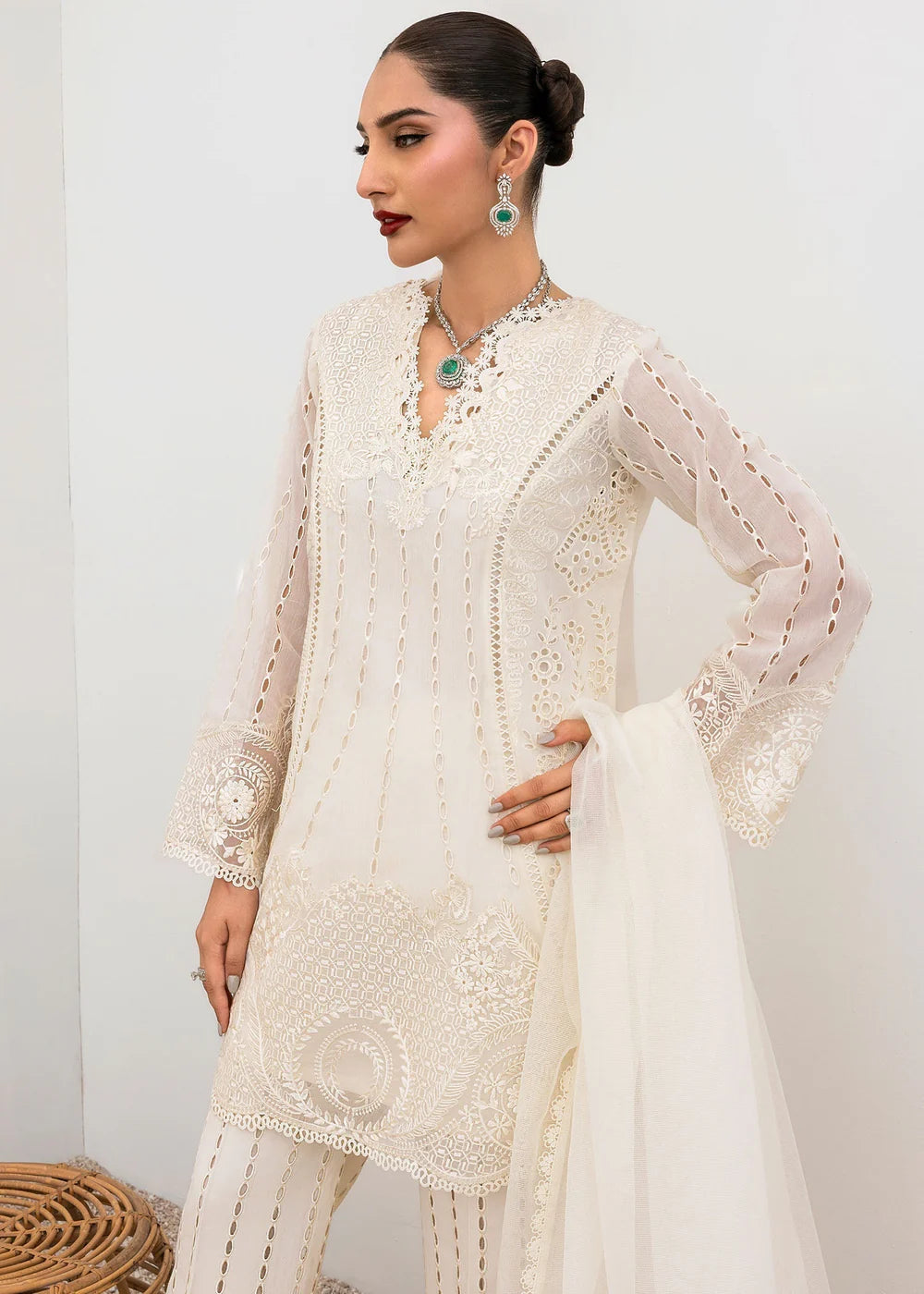 Dew | Saira Shakira Rosea Casual Pret'25