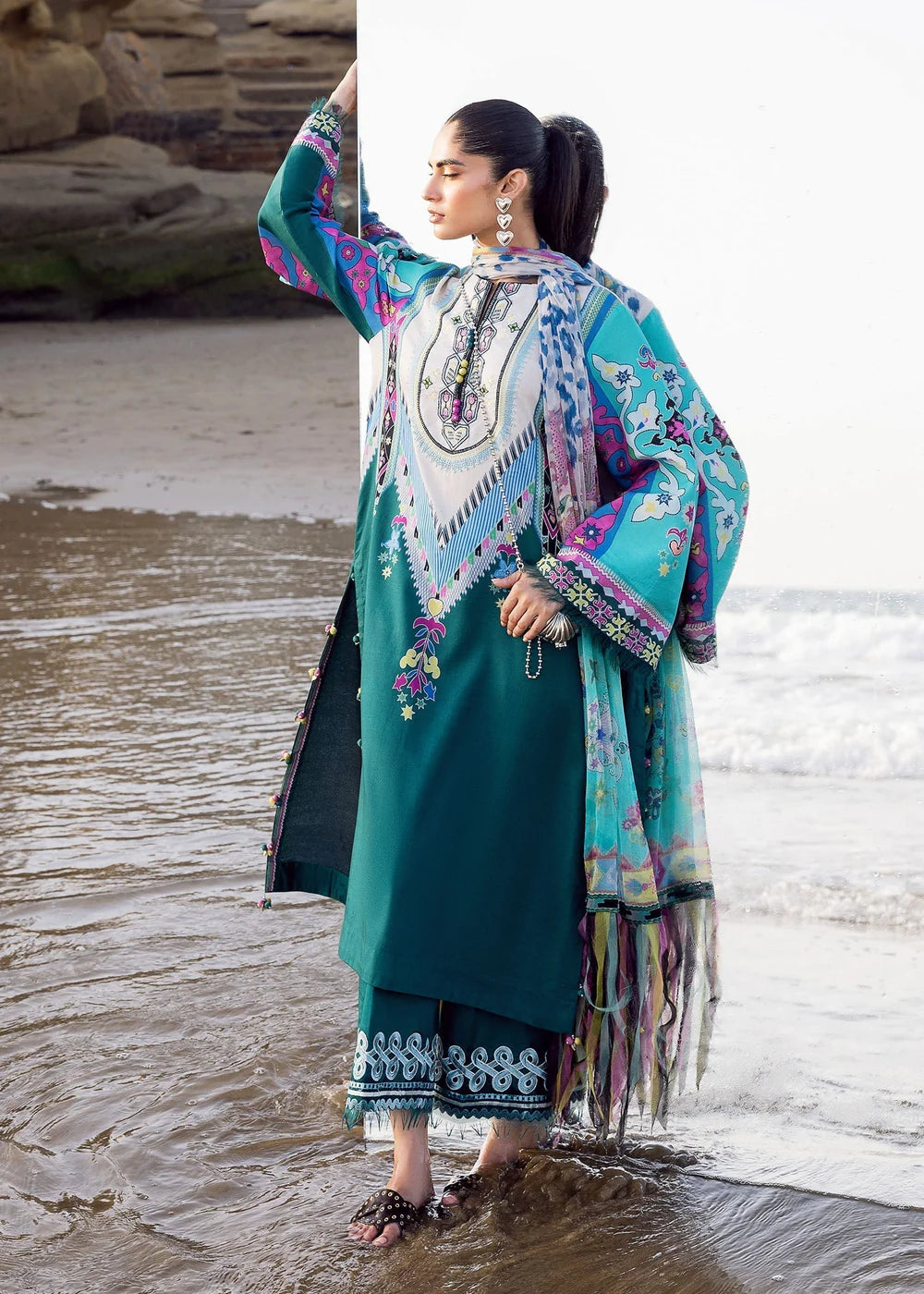 Surf Gypsy | Sadaf Fawad Khan Everyday Lawn 2025