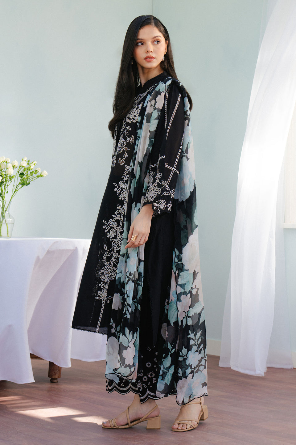 Eclat -7B | Coco by Zarashahjahan Lawn 2025