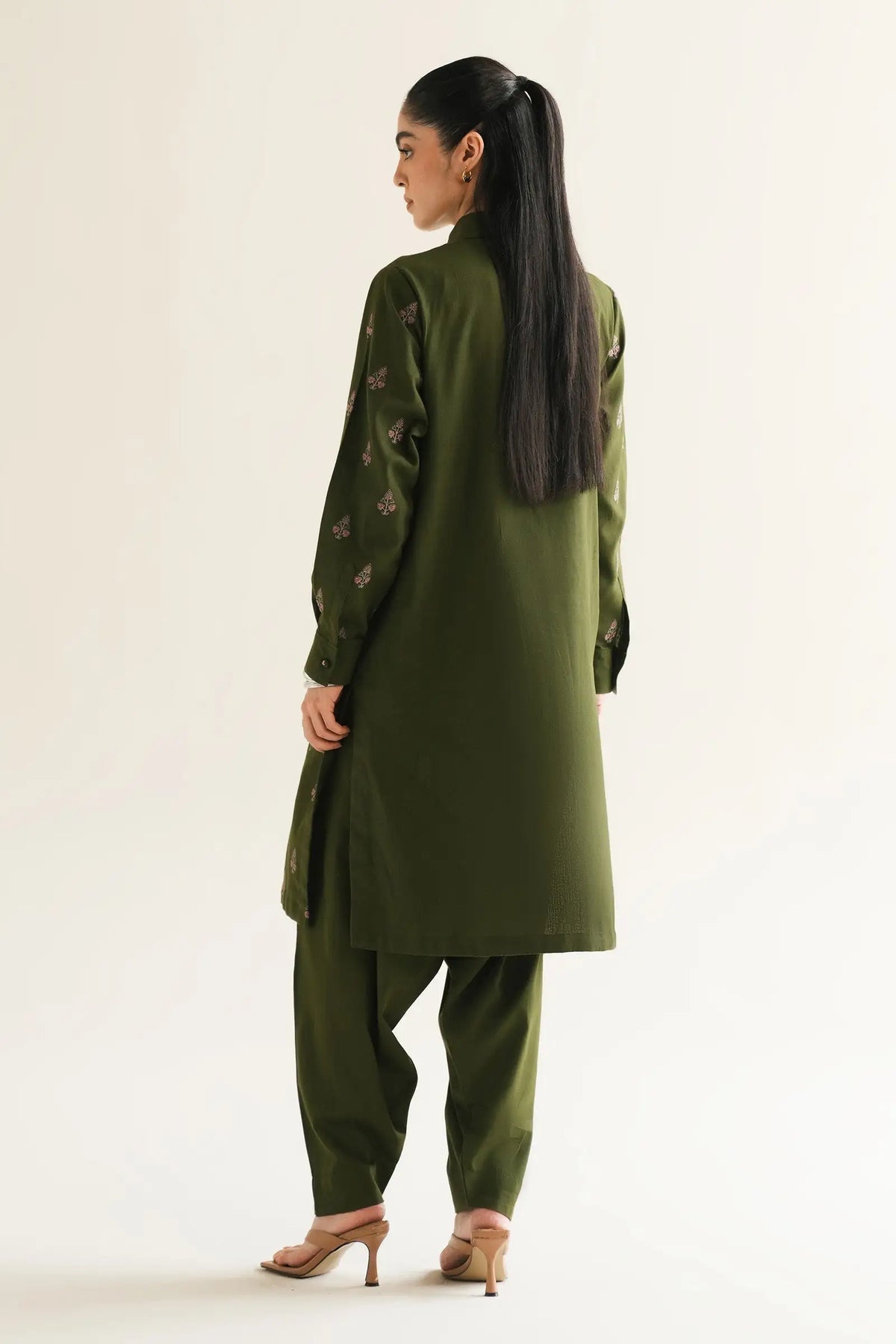 ZR25B0917 | BASICS A/W 2025 | Love Coco By Zarashahjahan Pret 2025