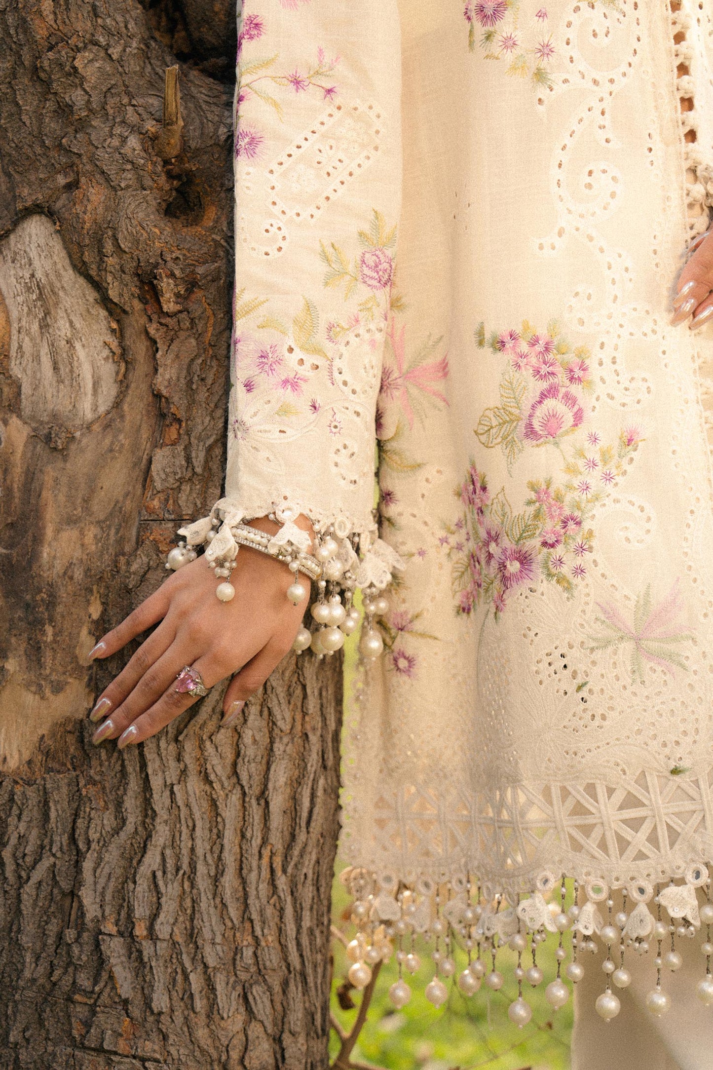 Sana Safinaz Luxury Lawn 2025 | L251-001A-3CT