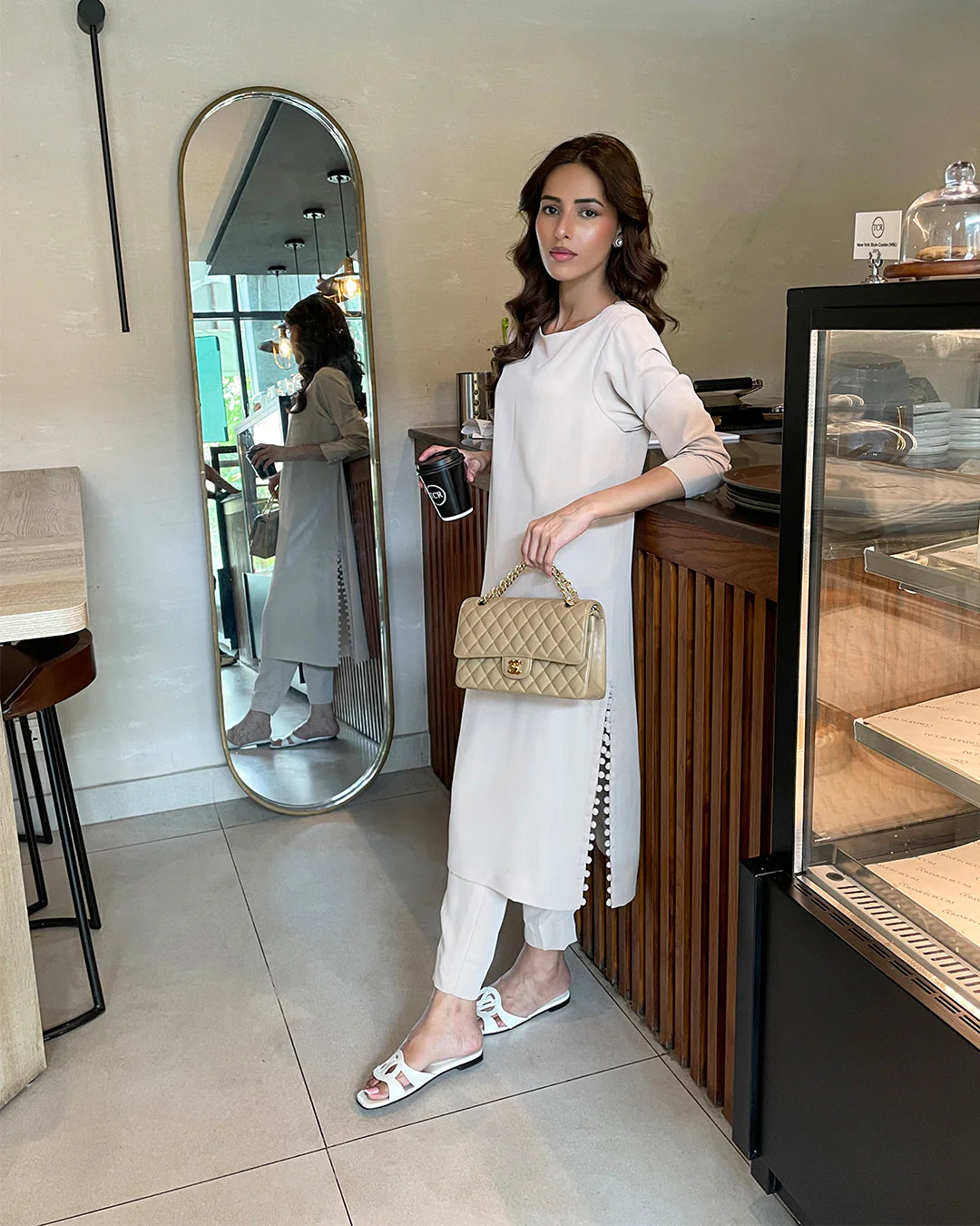 Antique White Amaani Set | LIRA