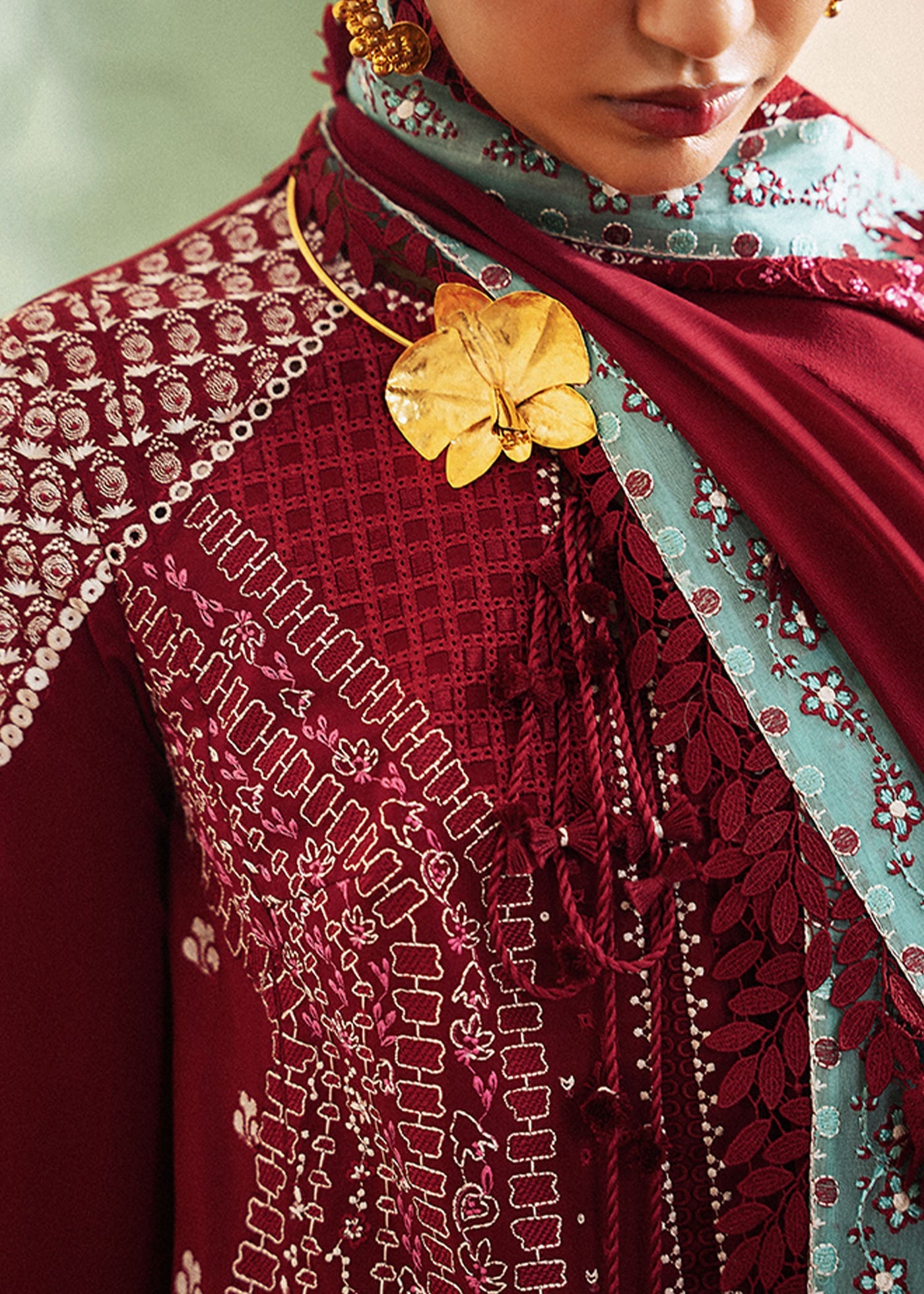 INEESA | Suffuse by Sana Yasir Lawn’25