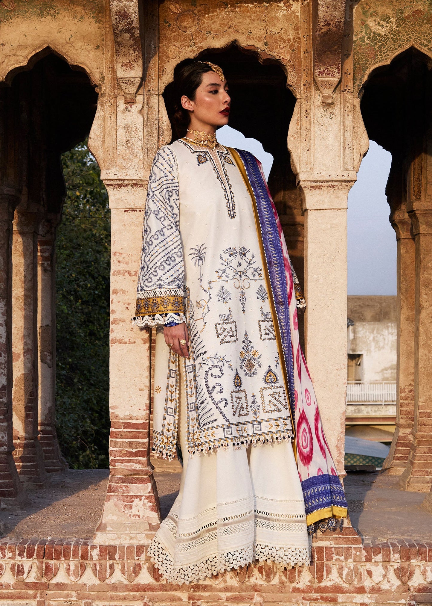 Motia | Hussain Rehar Luxury Lawn’25