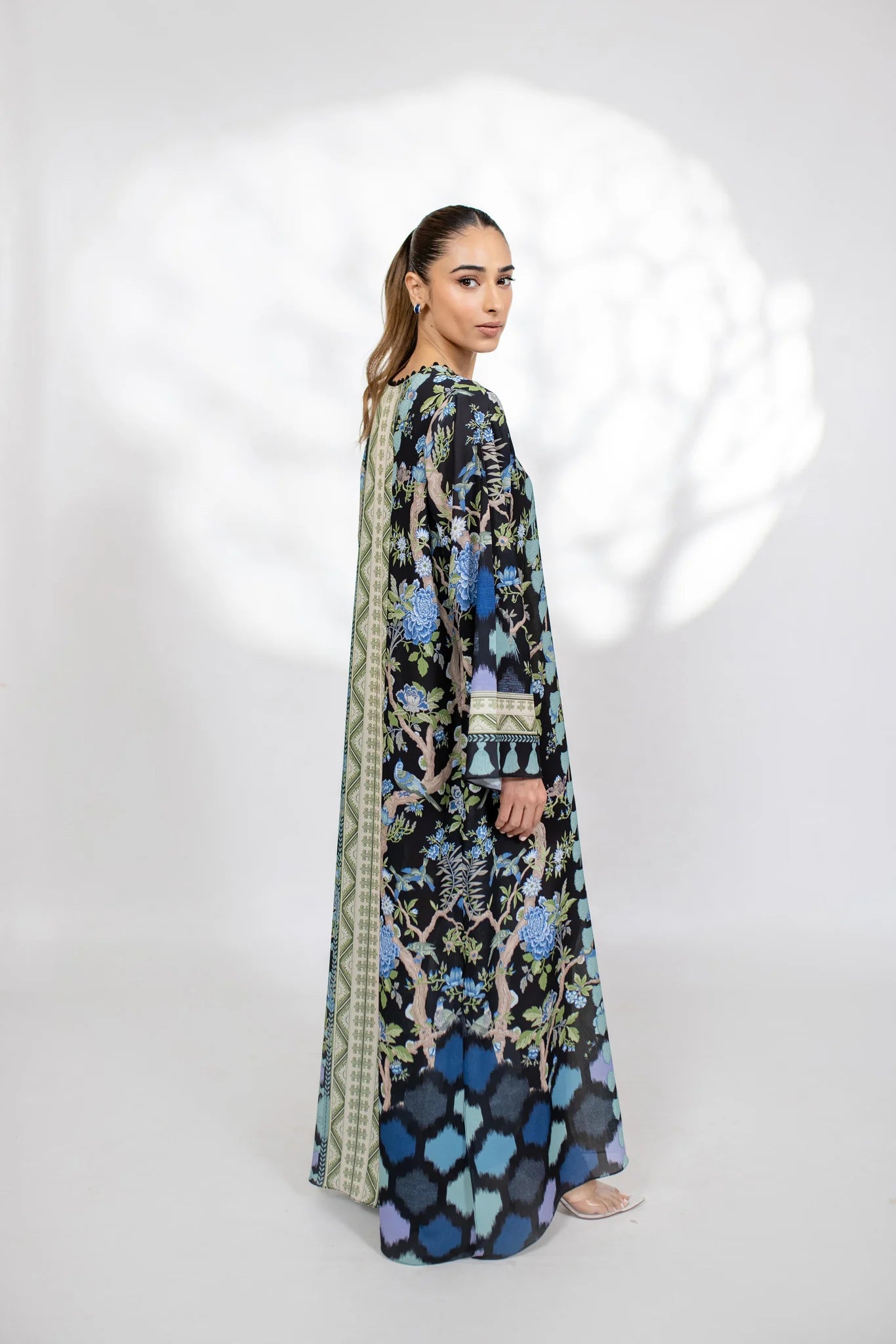 Emerino (A) | BARAÉ KHANOM