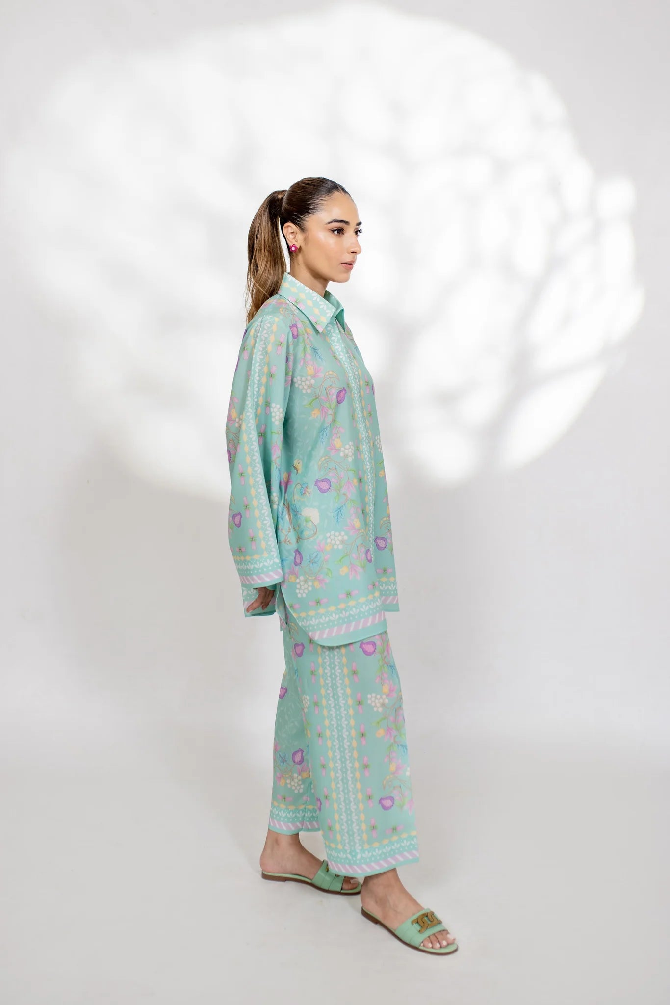 Pernia (A) | BARAÉ KHANOM
