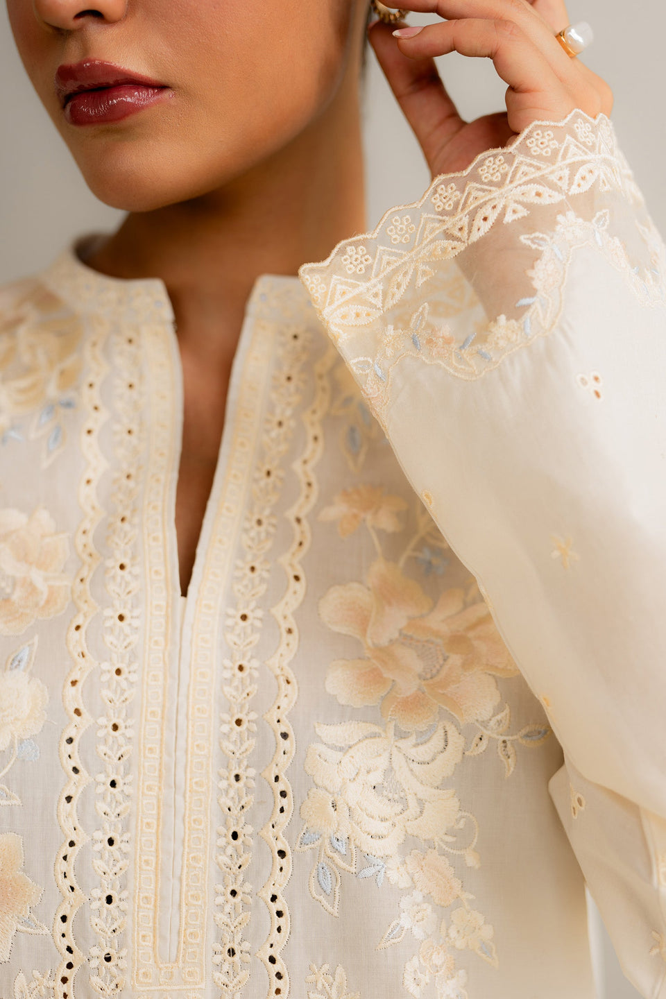 ZR25B0714 | Zara Shahjahan Basics
