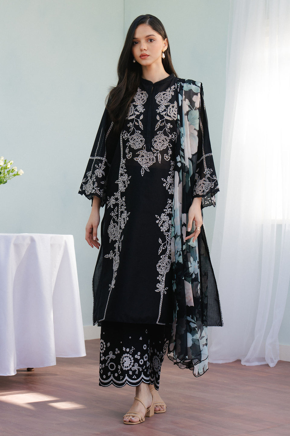 Eclat -7B | Coco by Zarashahjahan Lawn 2025
