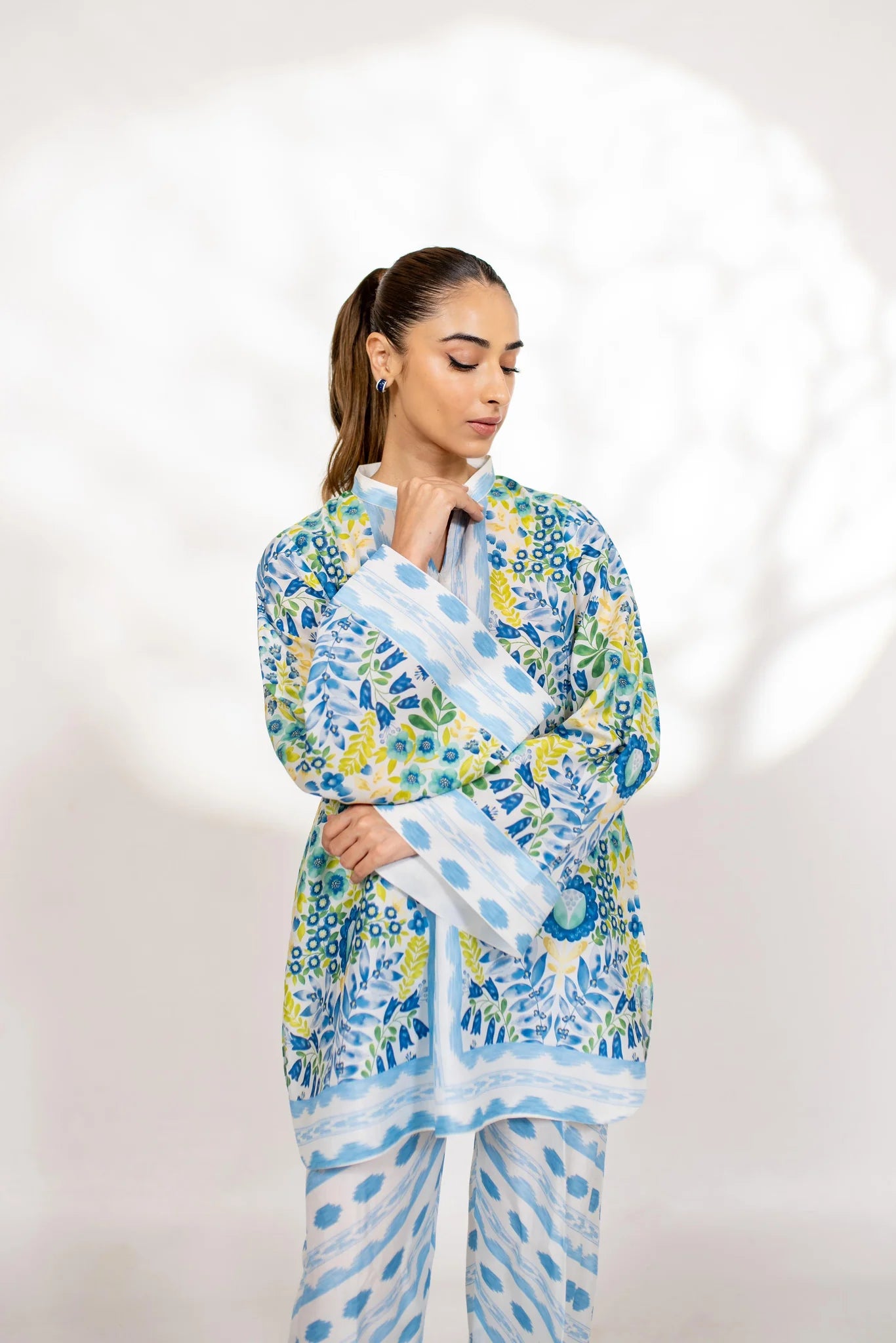 Water lilly | BARAÉ KHANOM