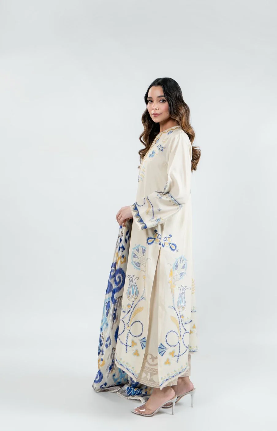 Alara (B) | BARAÉ KHANOM
