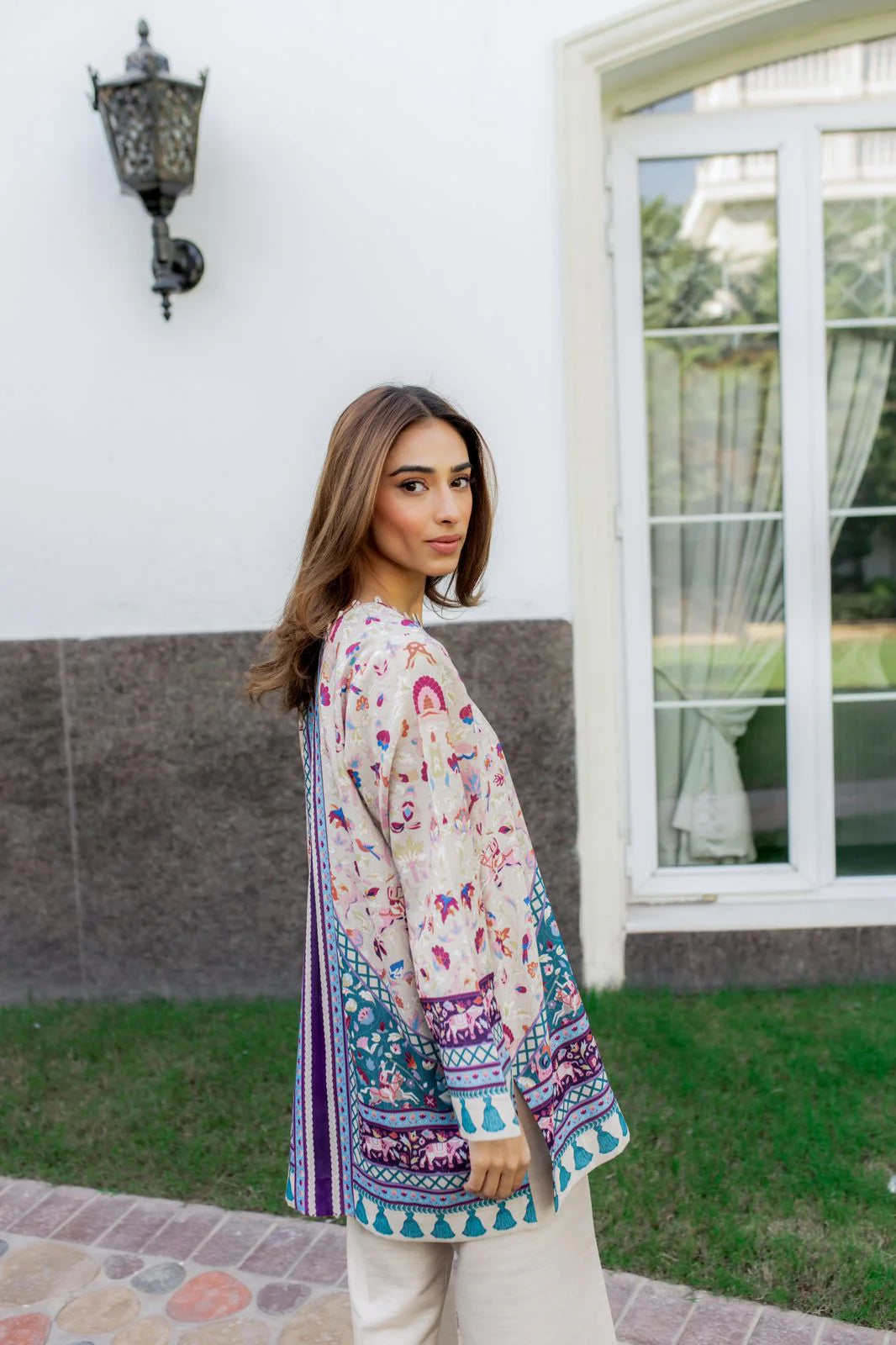 EVA (B) | BARAÉ KHANOM