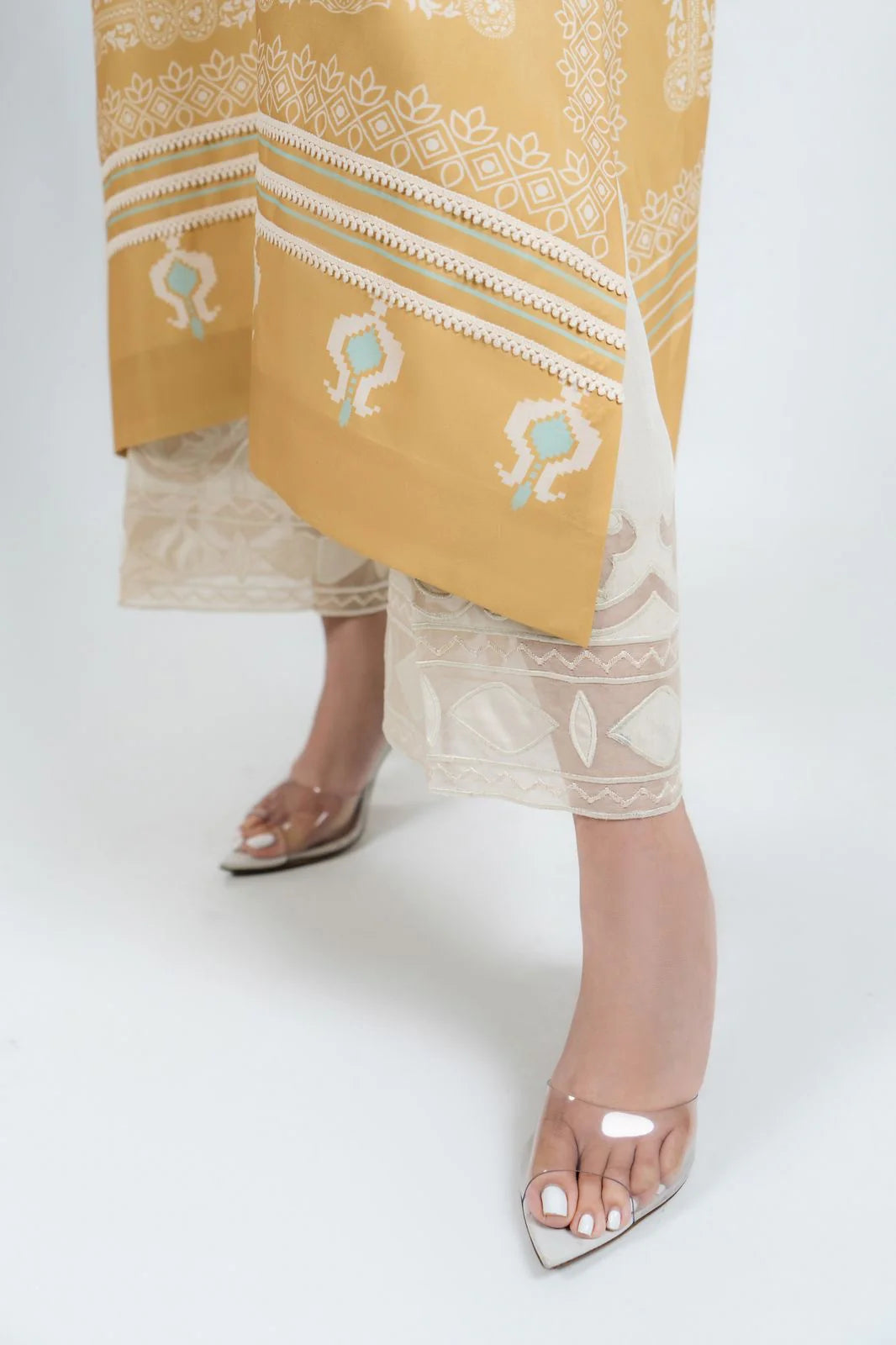 Selma (B) | BARAÉ KHANOM