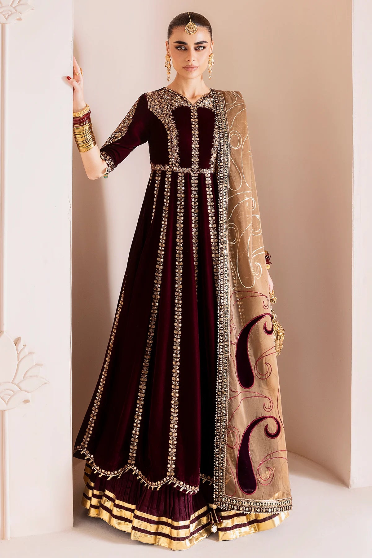 JZ-CVF-D12-0 | EMBROIDERED VELVET FORMAL | Jazmin