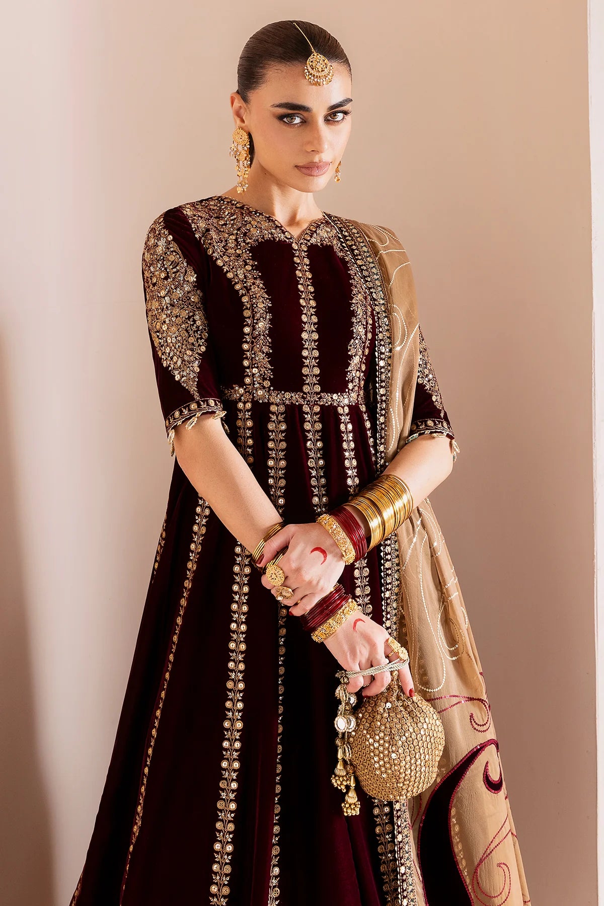 JZ-CVF-D12-0 | EMBROIDERED VELVET FORMAL | Jazmin