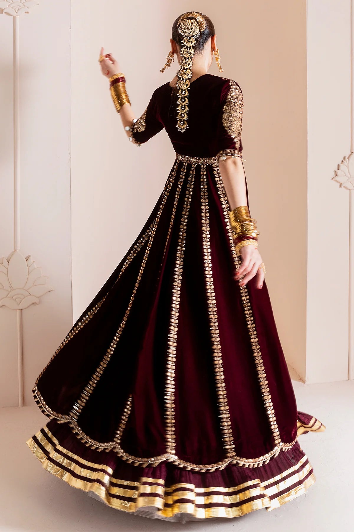 JZ-CVF-D12-0 | EMBROIDERED VELVET FORMAL | Jazmin