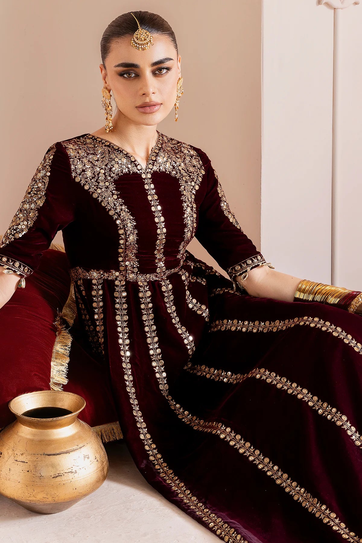 JZ-CVF-D12-0 | EMBROIDERED VELVET FORMAL | Jazmin