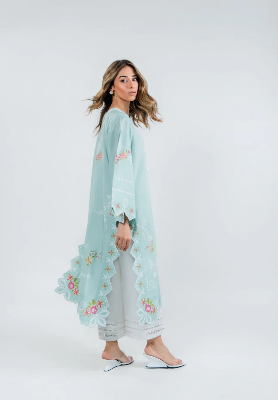 Hania (B) | BARAÉ KHANOM