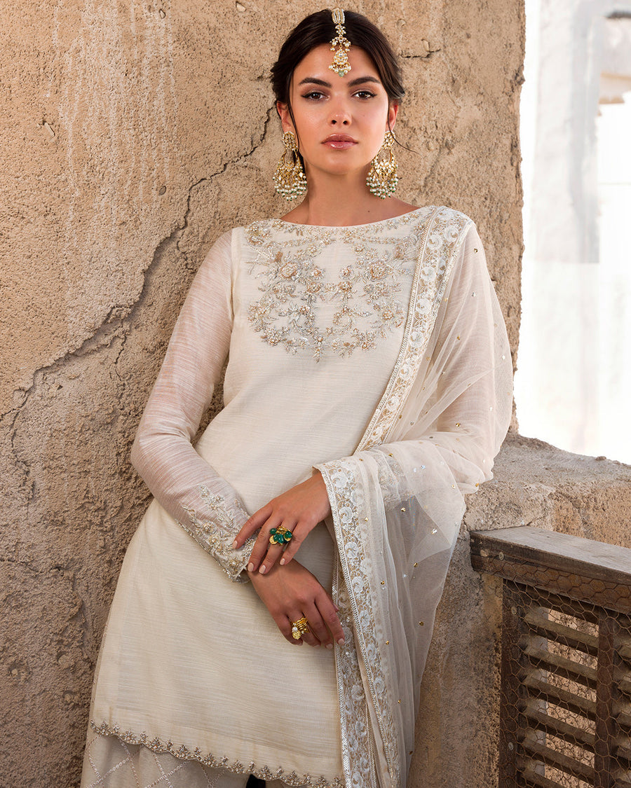 Raabi | Faiza Saqlain