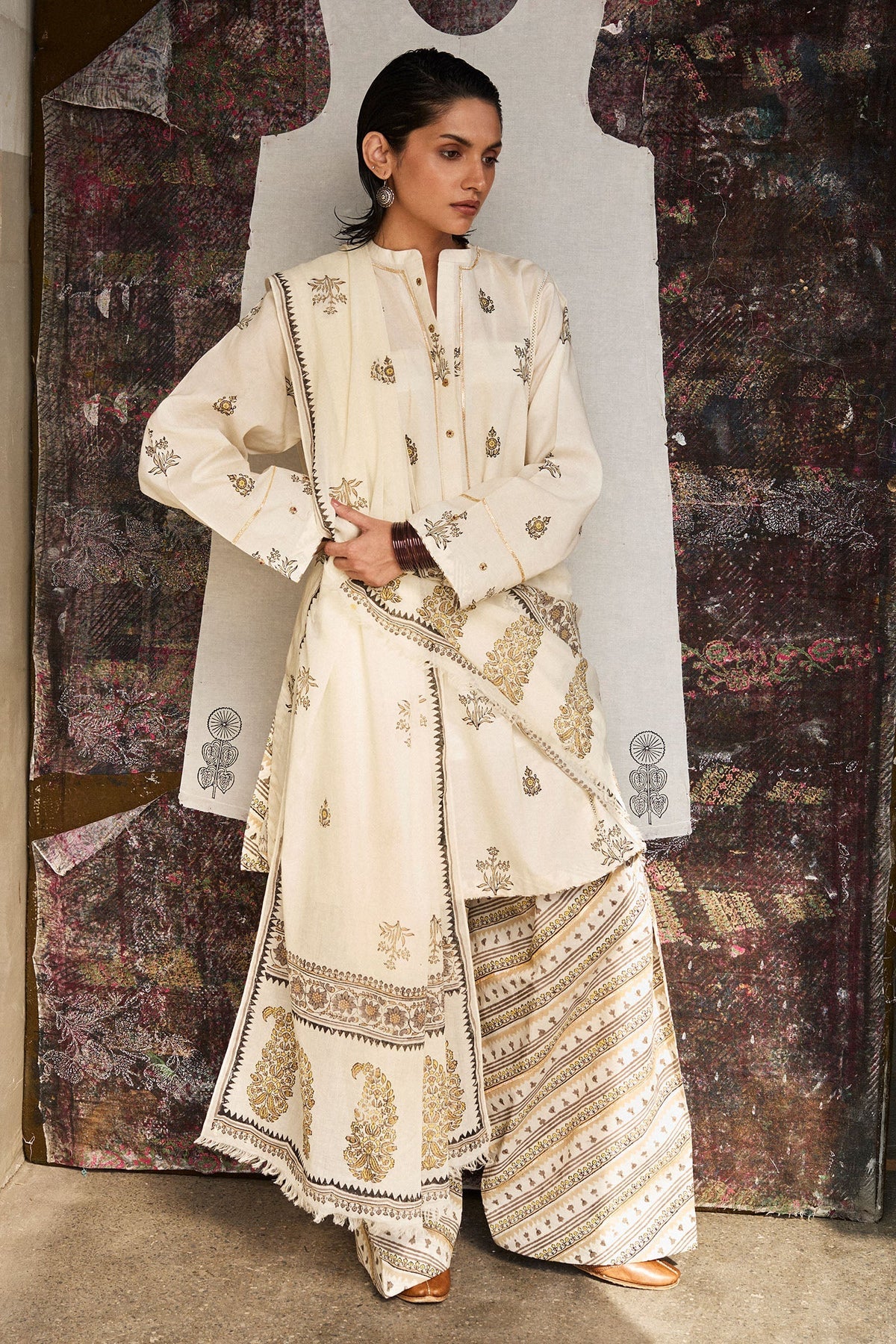 ZR25H0417 | Zara Shahjahan Handcrafted II