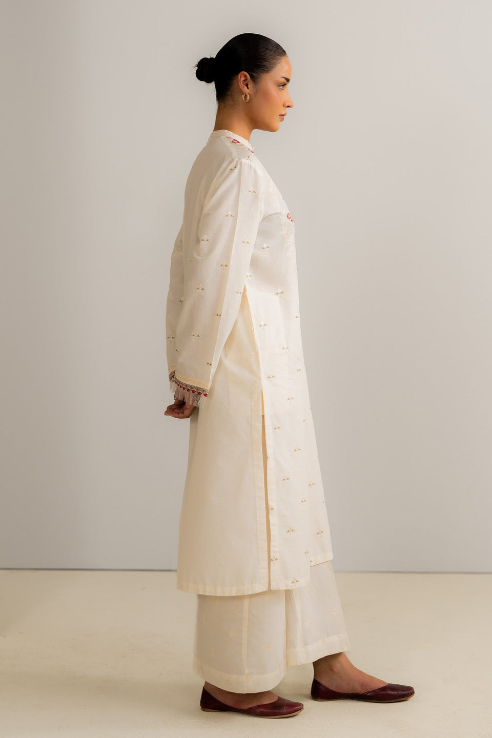 ZR25B0716 | Zara Shahjahan Basics