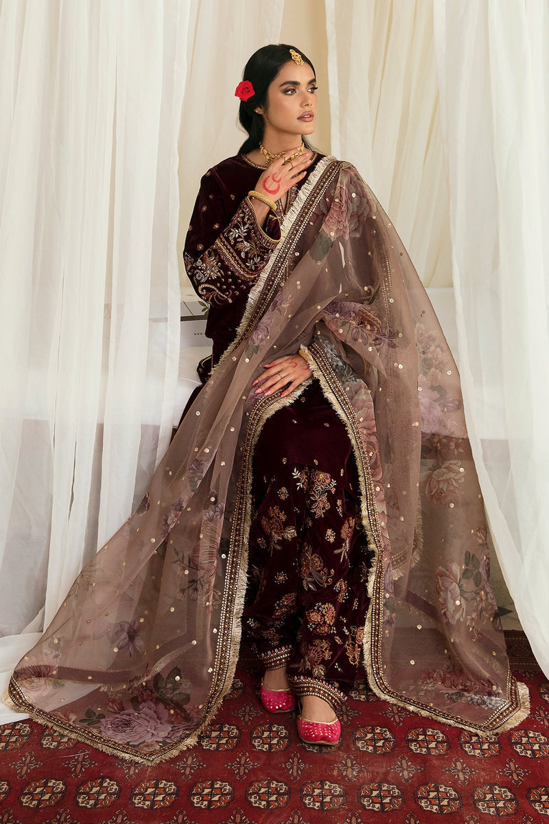 EMBROIDERED VELVET UF-250 | Baroque